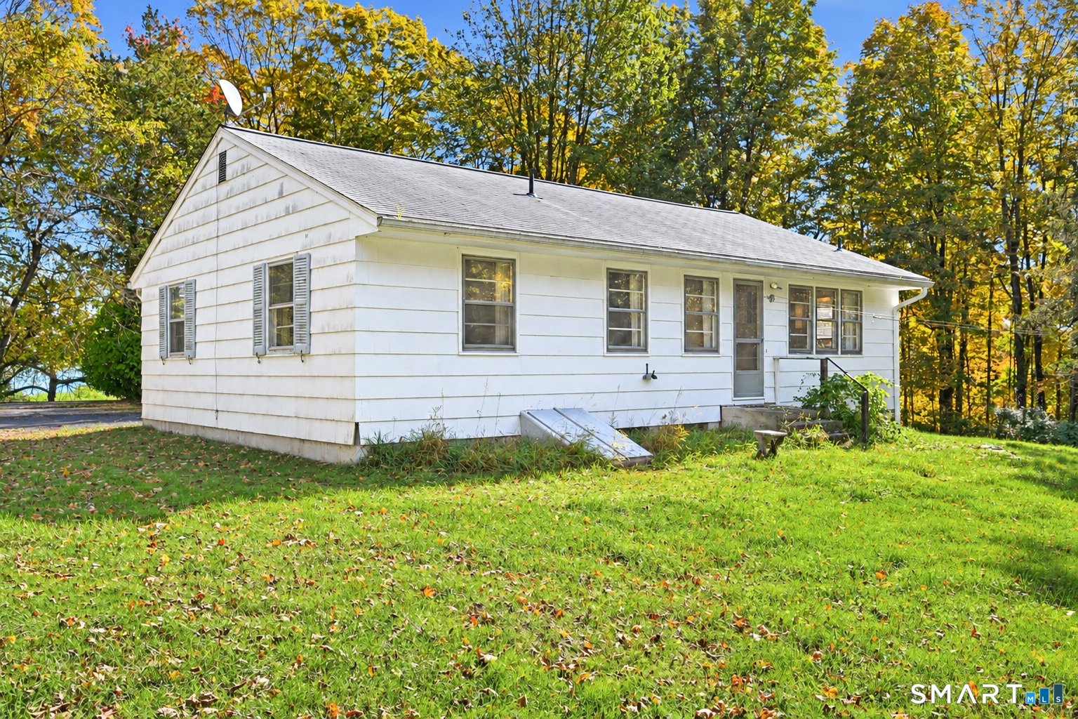 Photo 3 of Single family home for sale at 215 Christian St, Oxford, CT 06478 | MLS# 24196990 | Listing updated on 2026-10-08