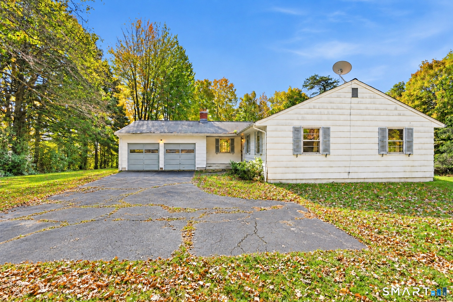 Photo 2 of Single family home for sale at 215 Christian St, Oxford, CT 06478 | MLS# 24196990 | Listing updated on 2026-10-08