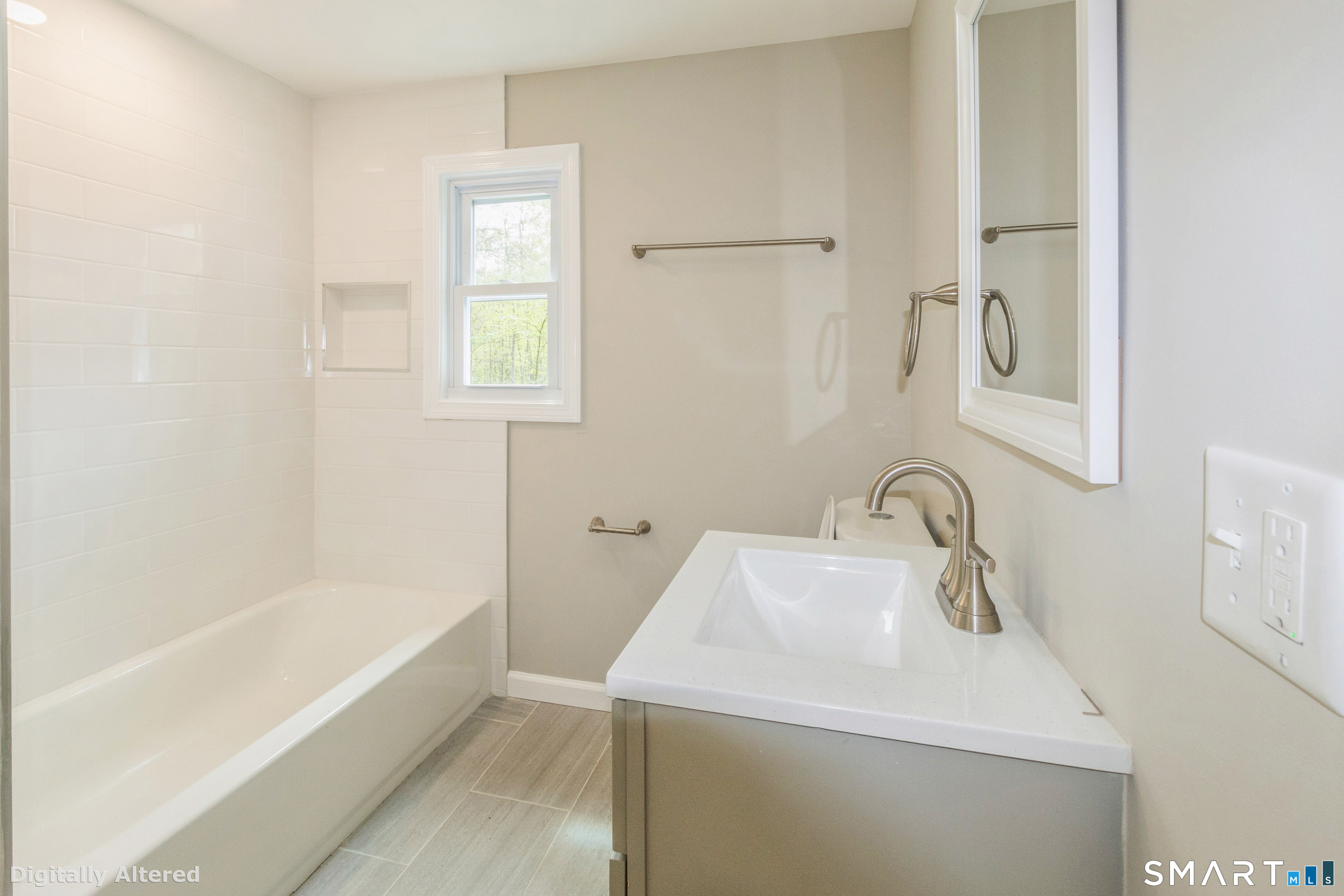 Foto 6 de Casa en venta en 13 Jeanette Street, Monroe, CT — $560,000