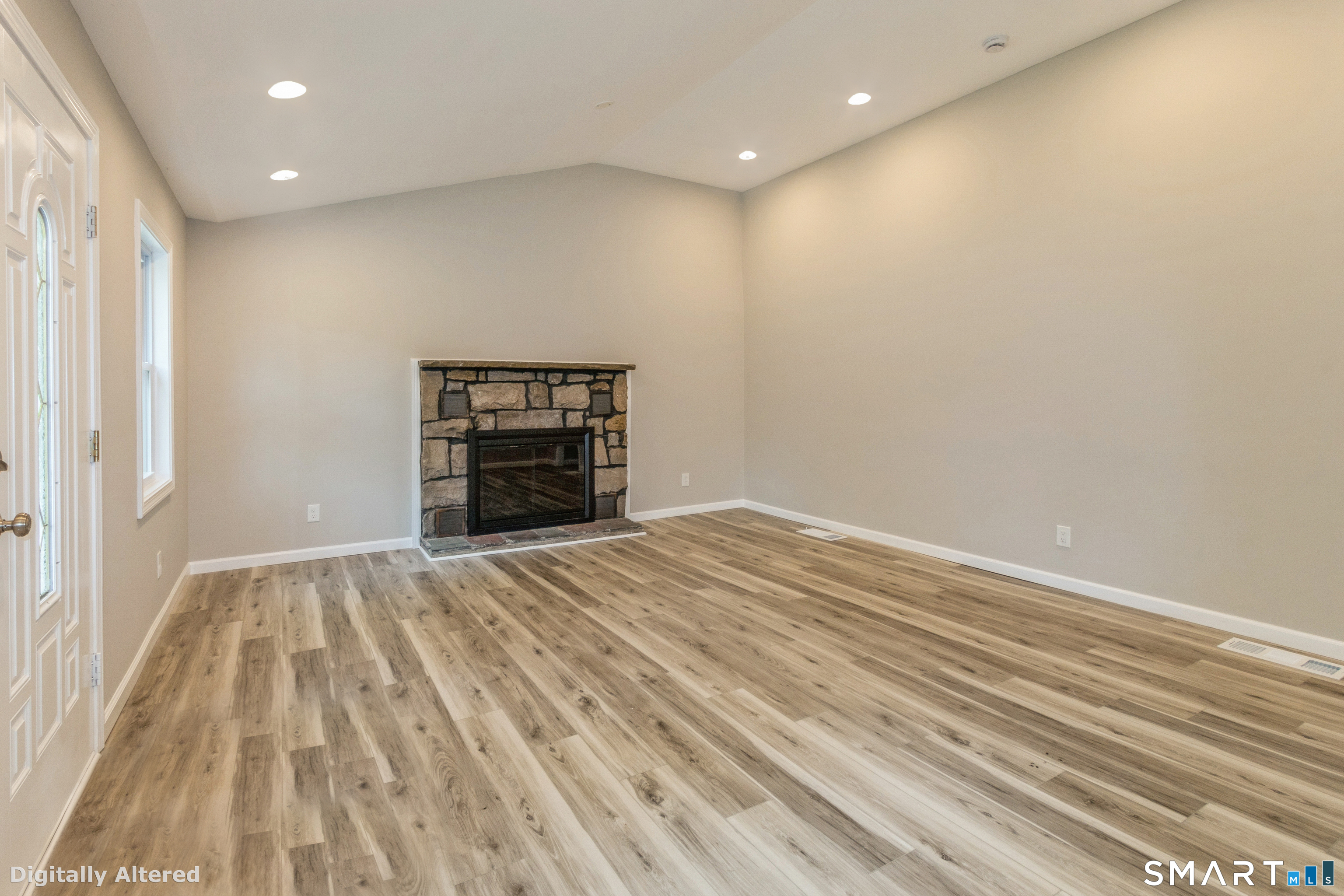 Foto 8 de Casa en venta en 13 Jeanette Street, Monroe, CT — $560,000