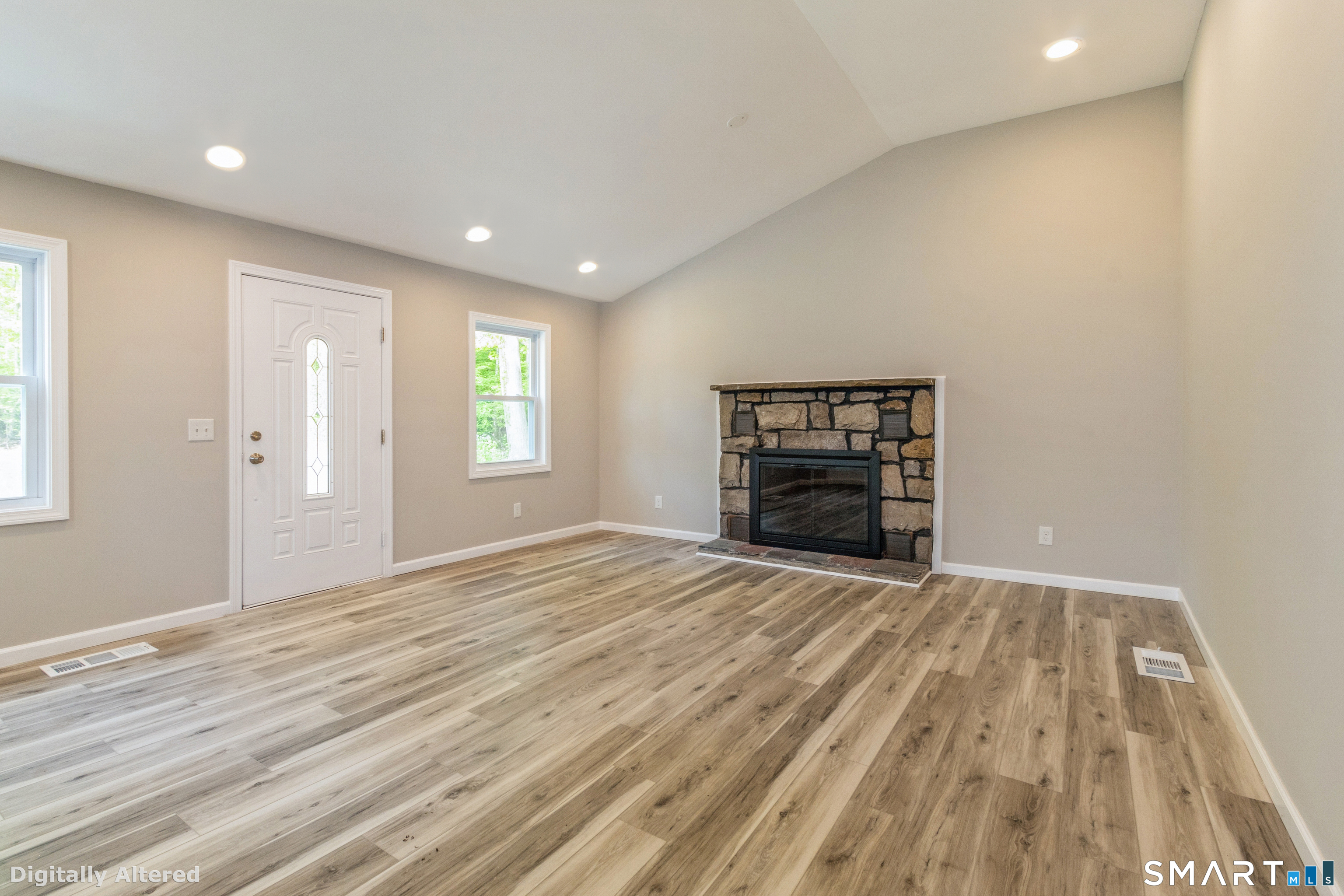 Foto 9 de Casa en venta en 13 Jeanette Street, Monroe, CT — $560,000