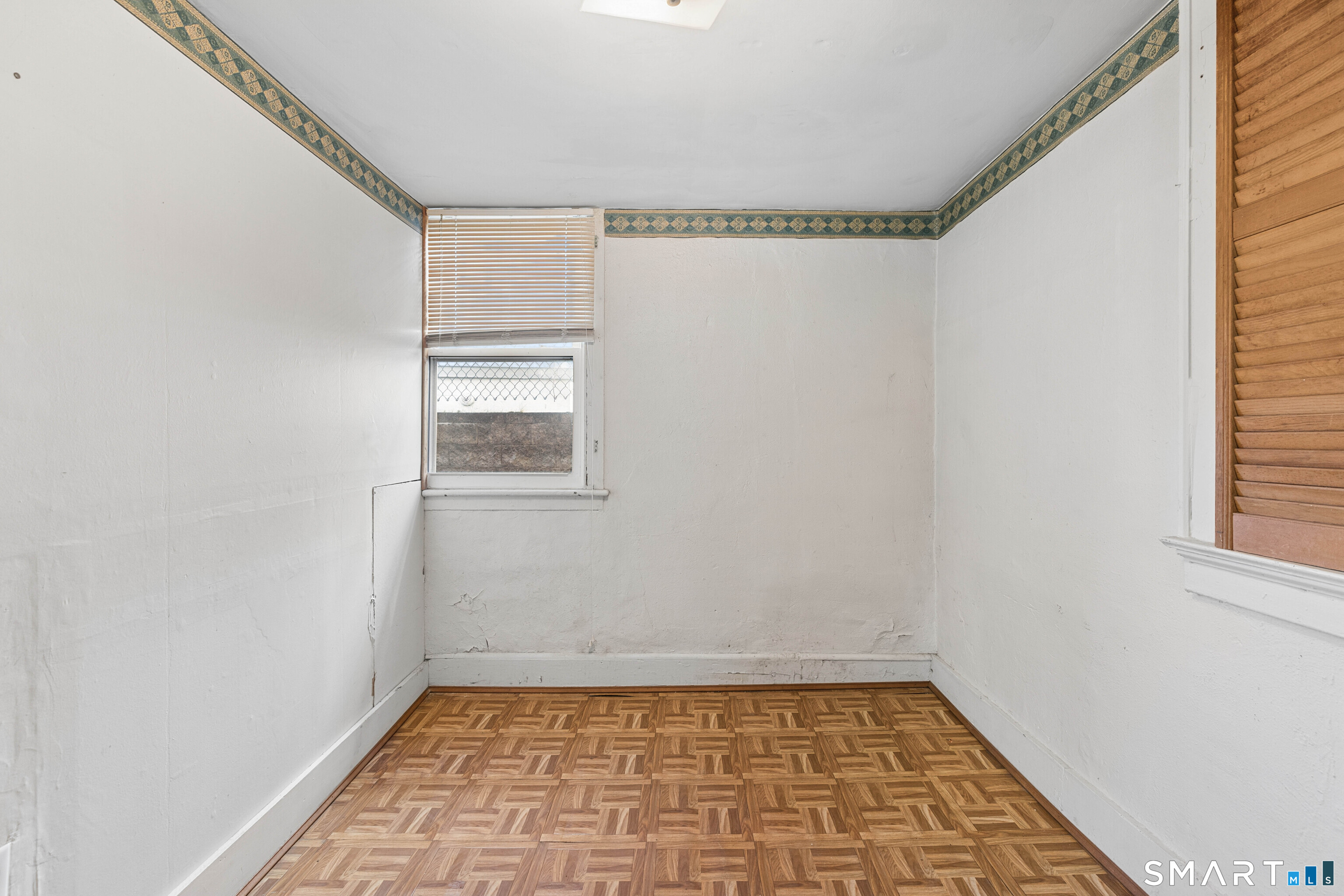 Photo 4 of Single family home for sale at 35 Edwards St, Hamden, CT 06517 | MLS# 24212074 | Listing updated on 2026-10-09