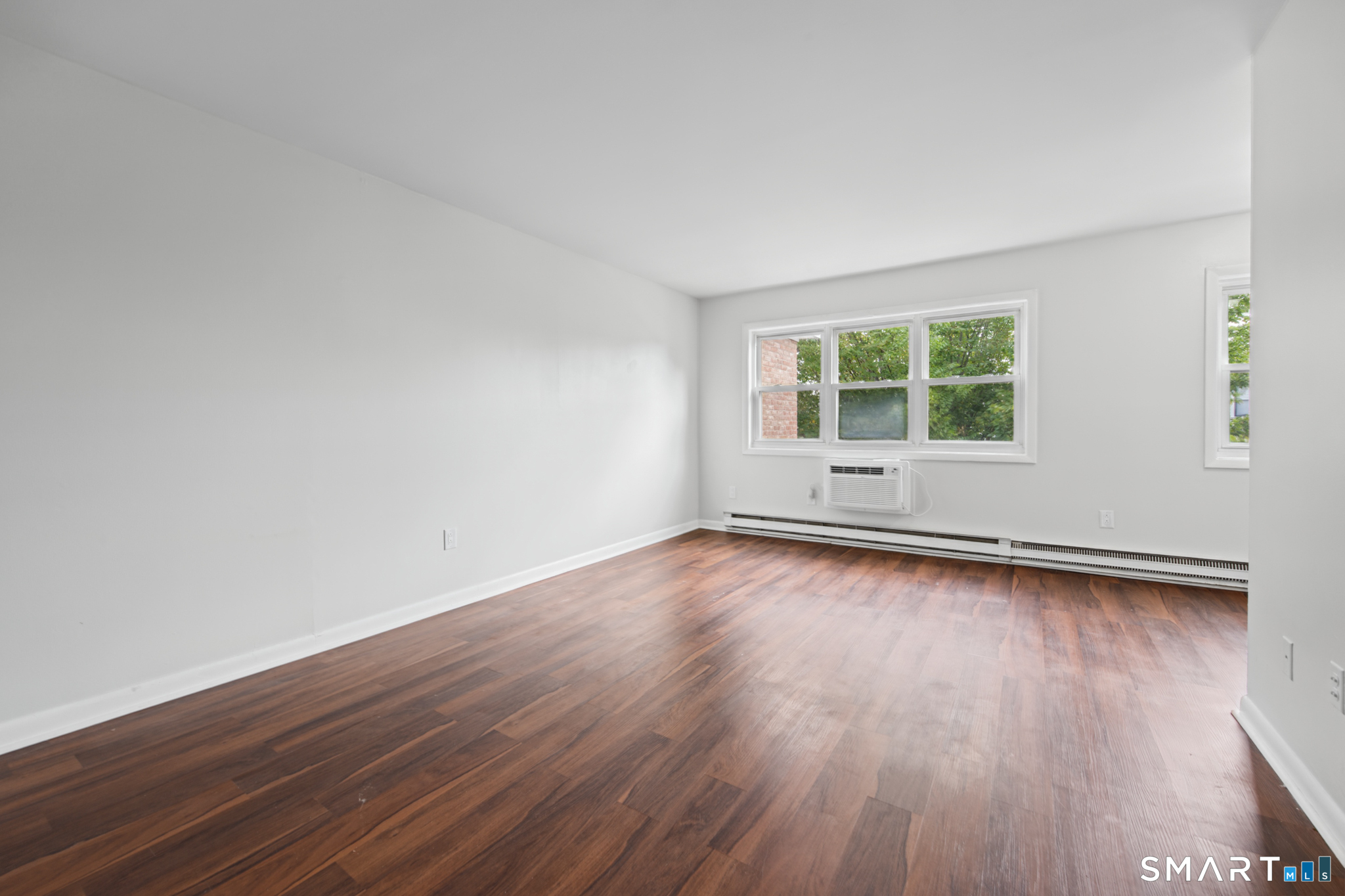 Foto 8 de Apartamento en renta en 45 Monroe Street #C11, Bridgeport, CT — $1,800/mes