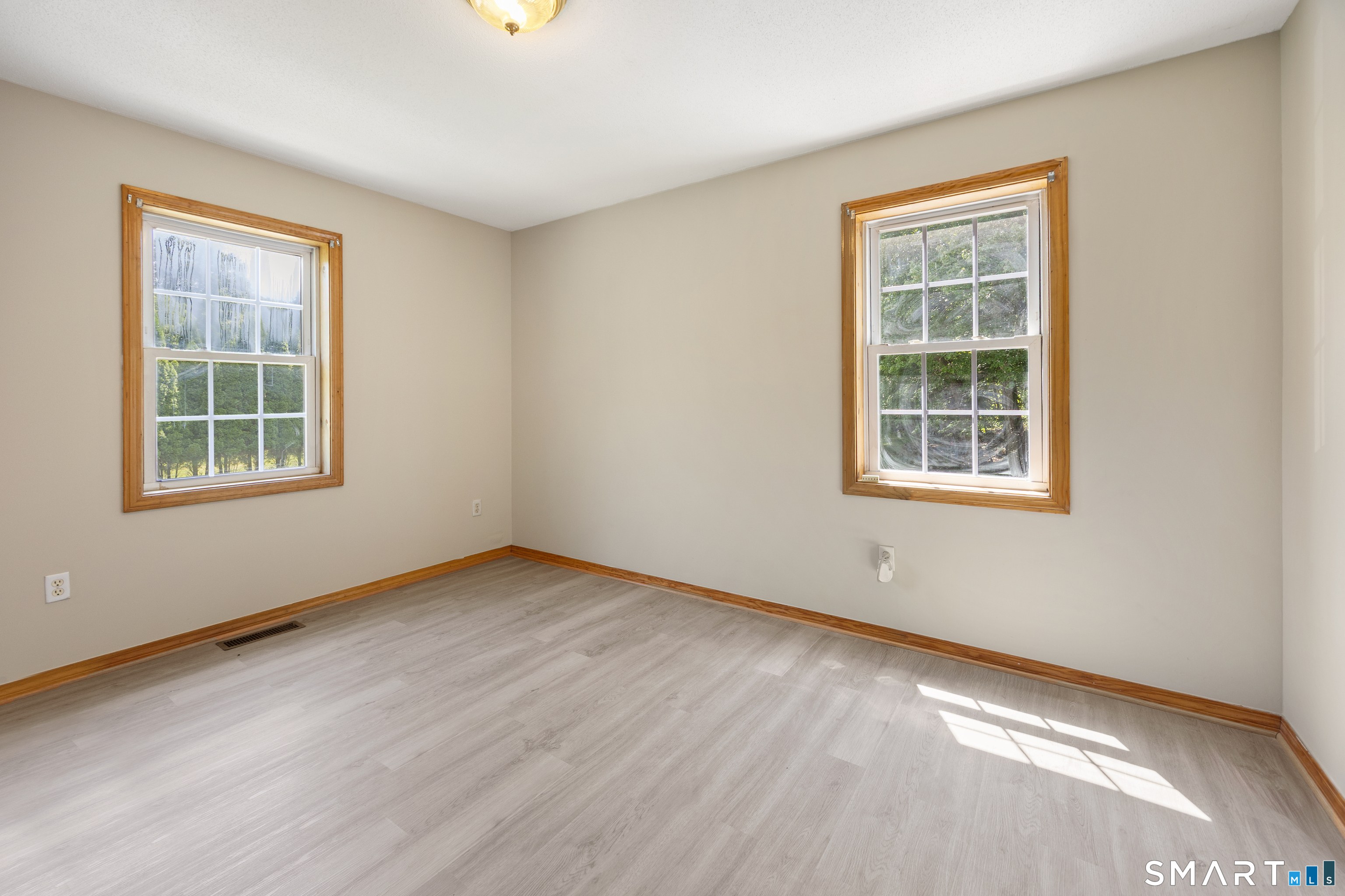 8 Plank Road photo 19