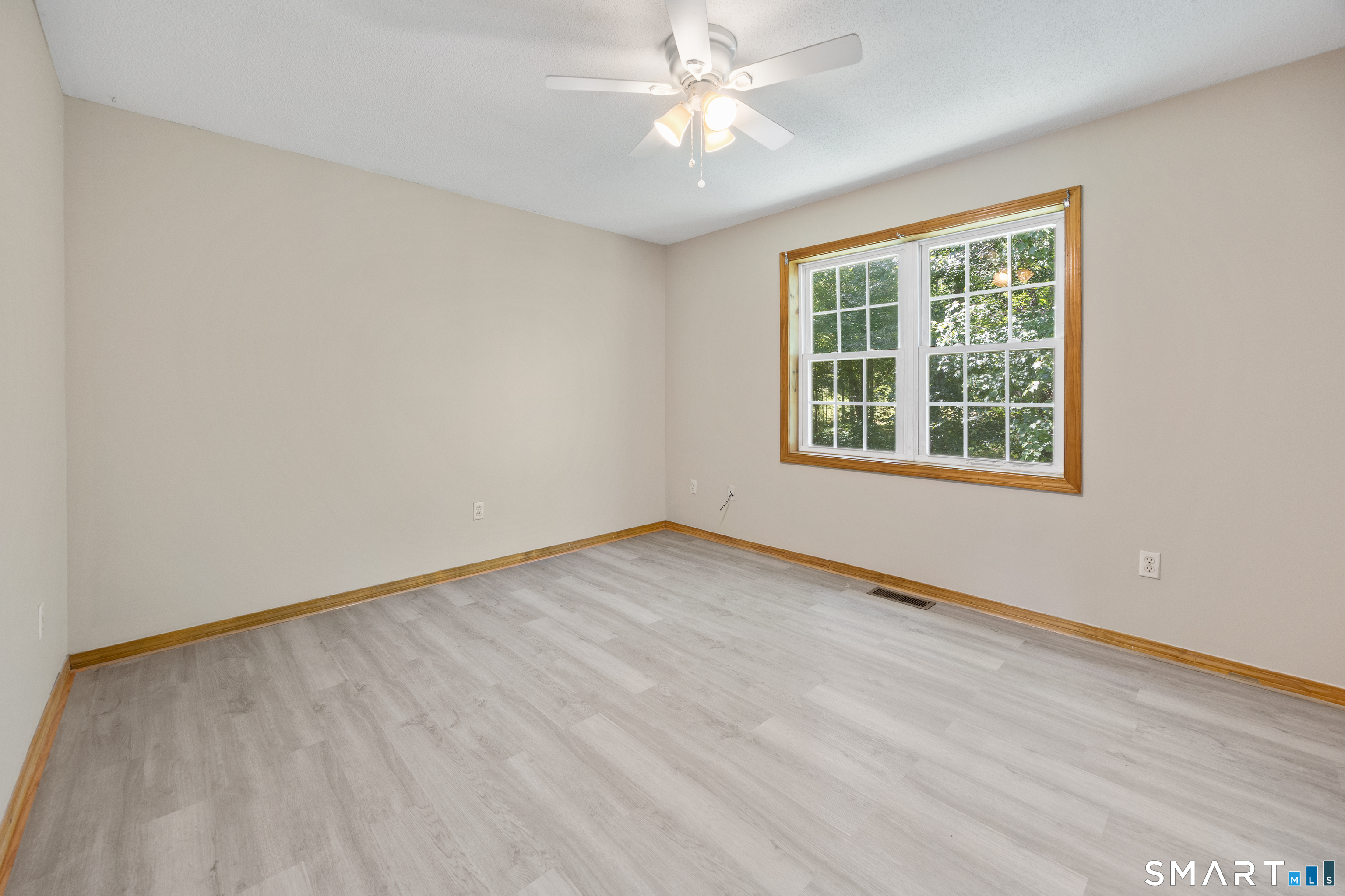 8 Plank Road photo 12
