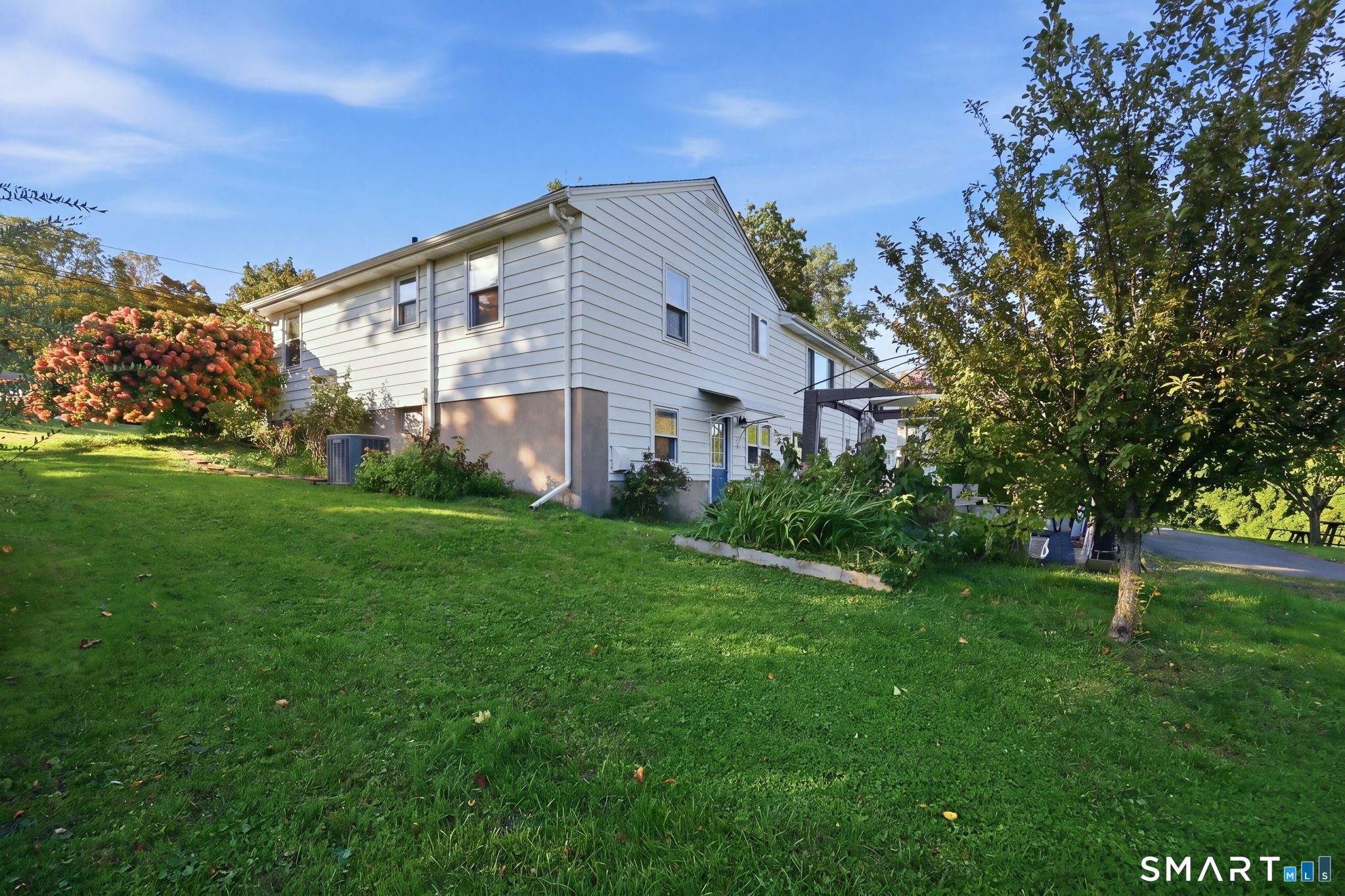 972 Ridgewood Road photo 32