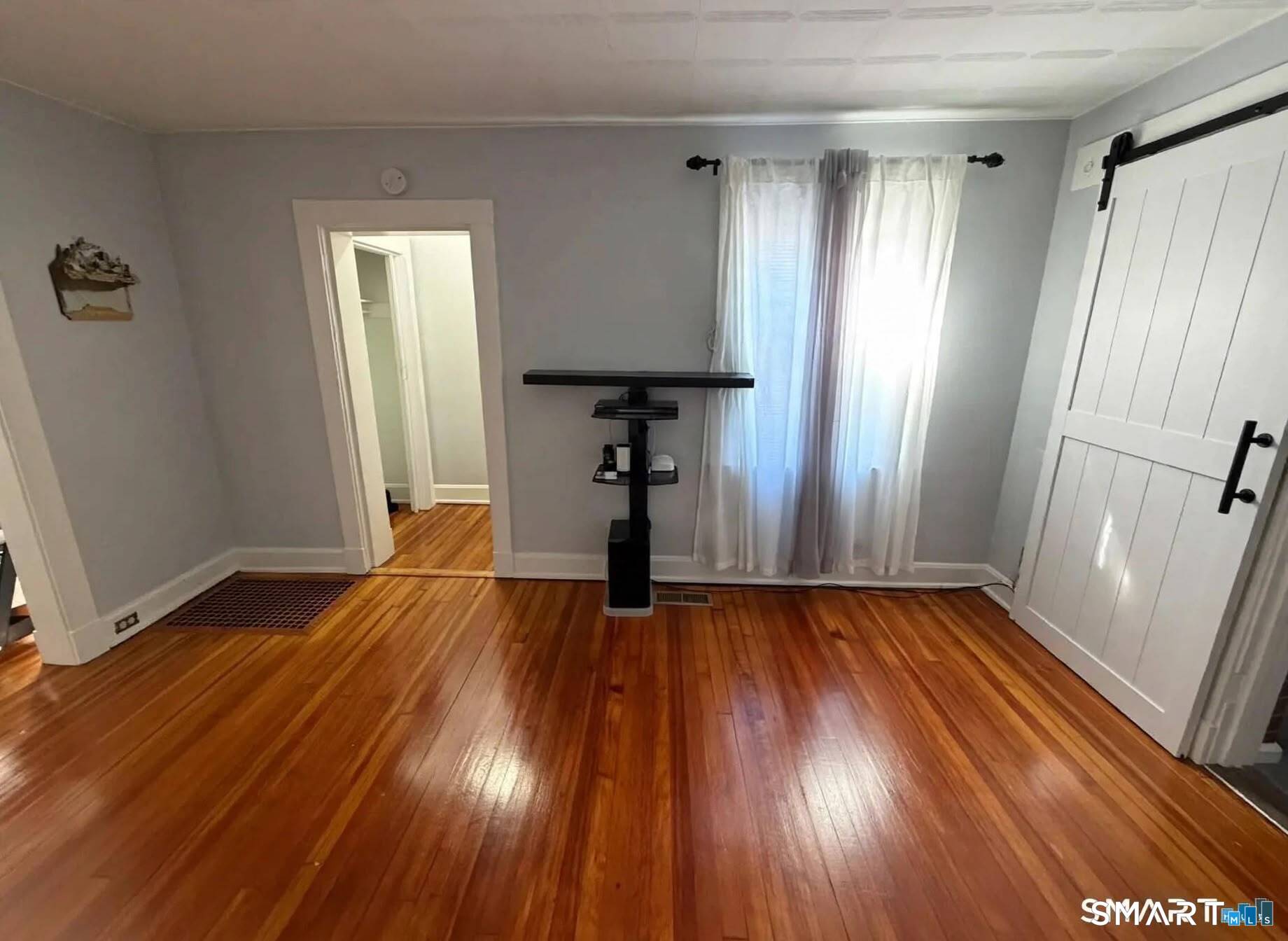 Foto 6 de Apartamento en renta en 62 Colony Street #1St Fl, Bridgeport, CT — $2,100/mes
