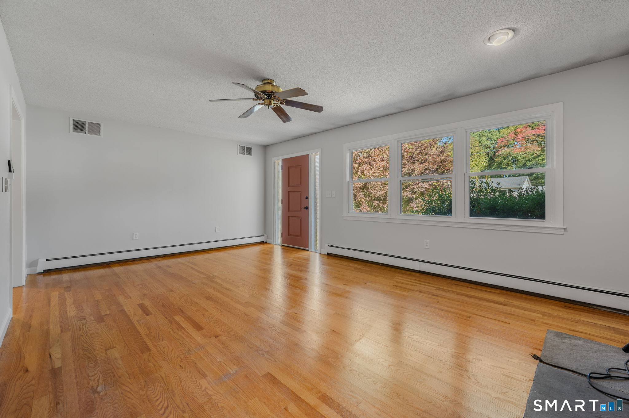 6 Nemczuk Drive, Norwich, CT 06360