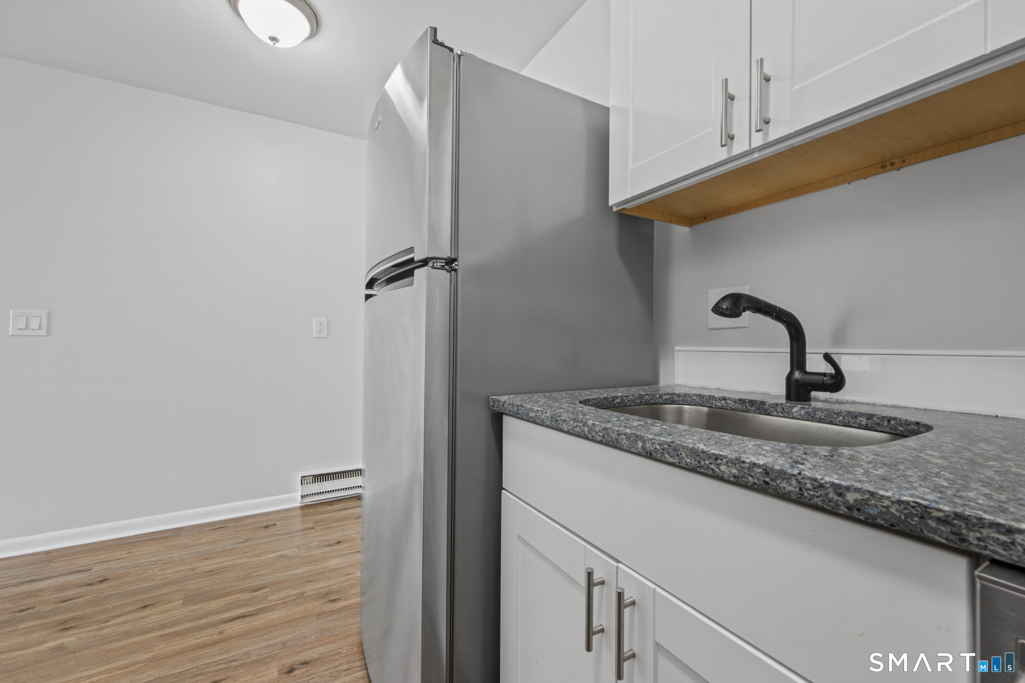 Foto 7 de Apartamento en renta en 45 Monroe Street #C17, Bridgeport, CT — $1,800/mes
