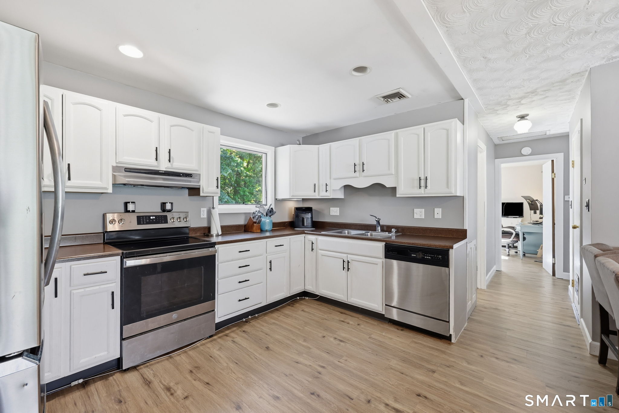 83 Prospect Hill Drive photo 16