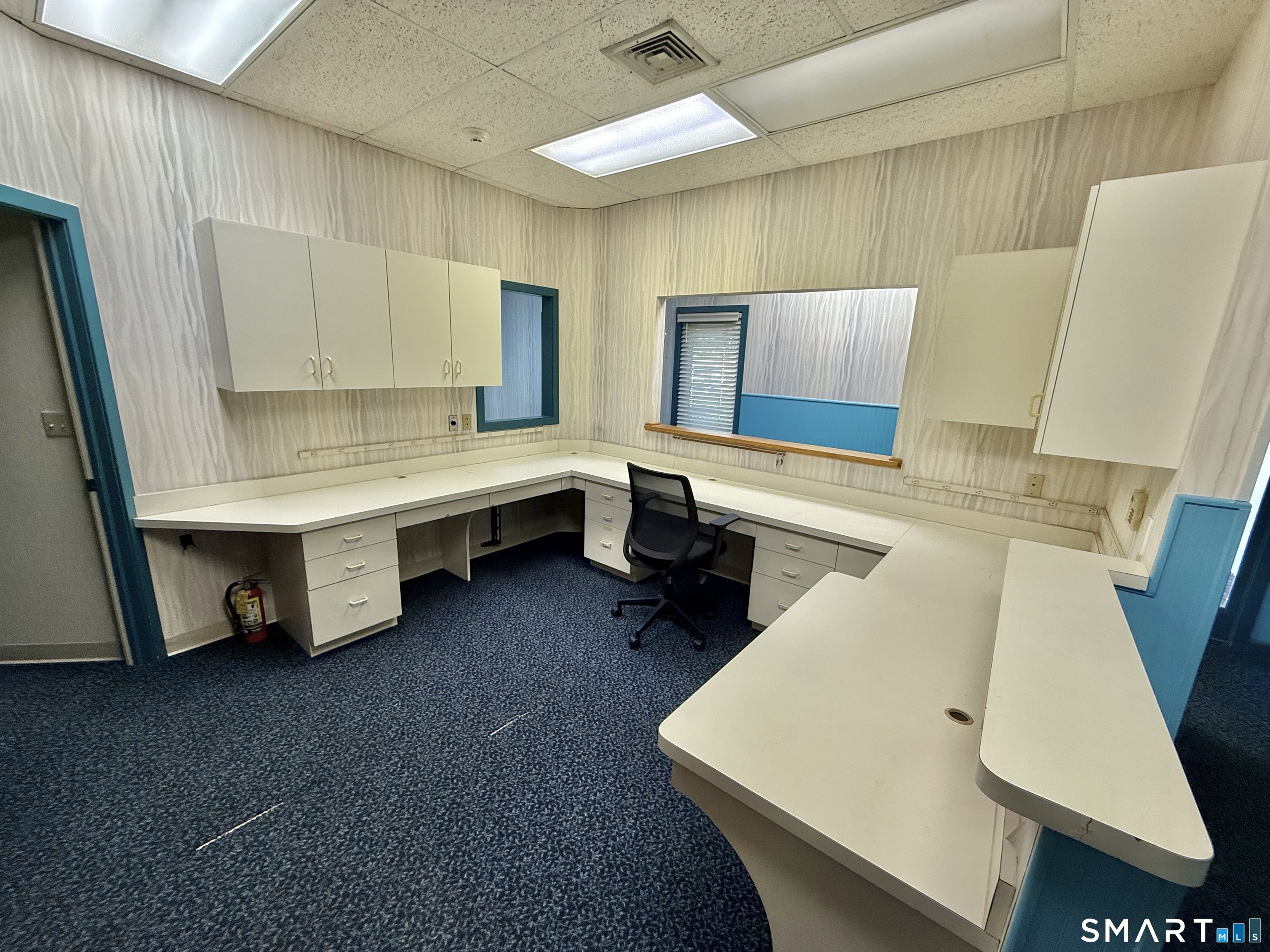 Foto 7 de Local comercial en venta en 324 Elm Street #101B, Monroe, CT — $150,000