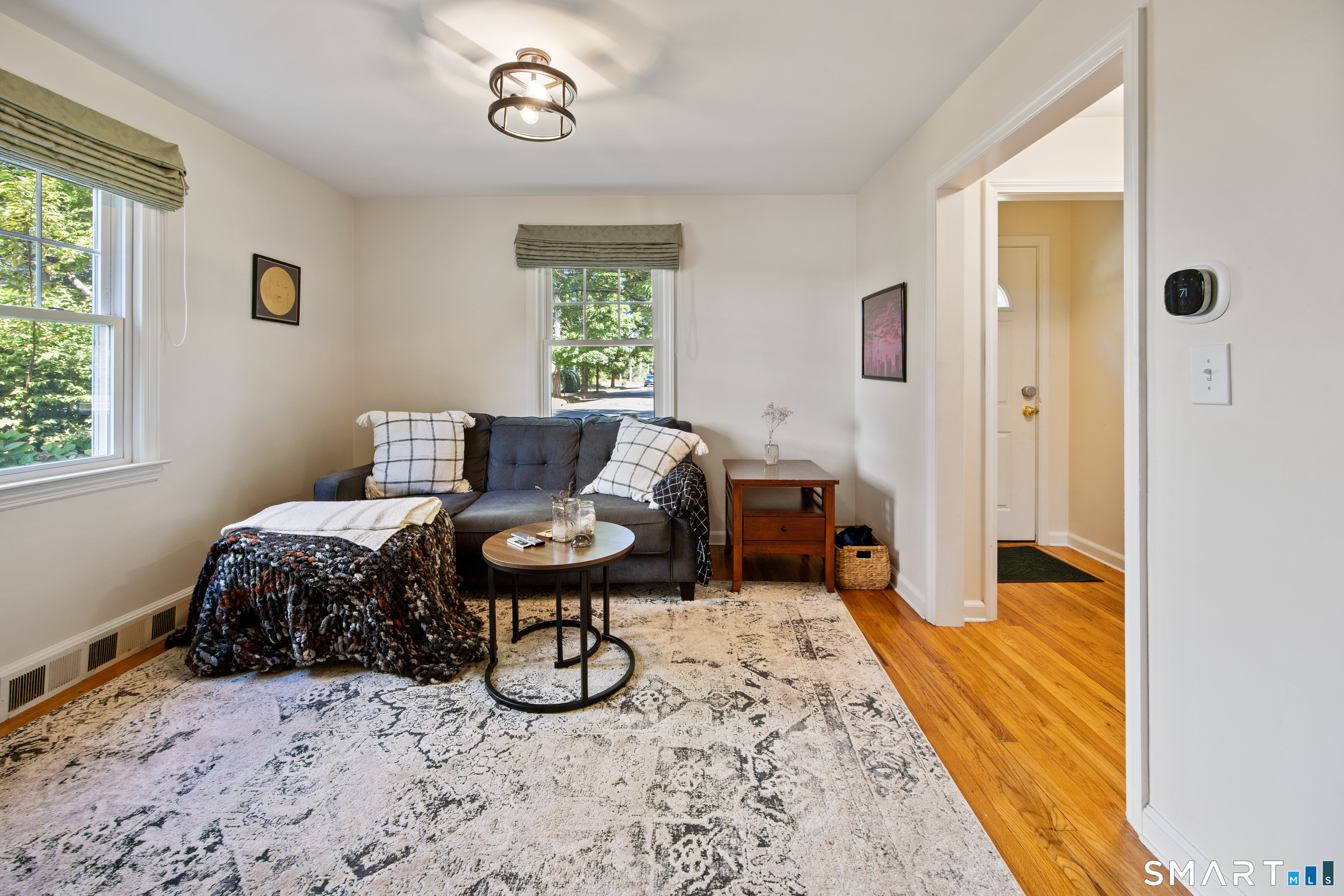 2084 Chapel Street photo 11