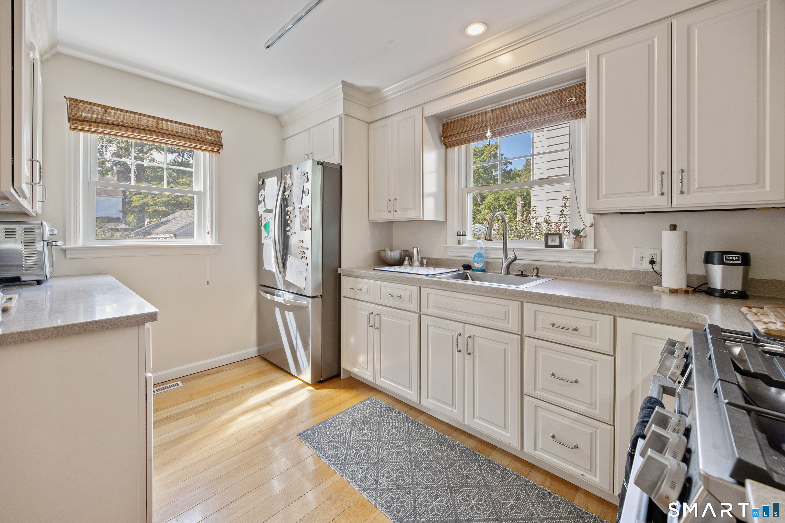 2084 Chapel Street photo 7