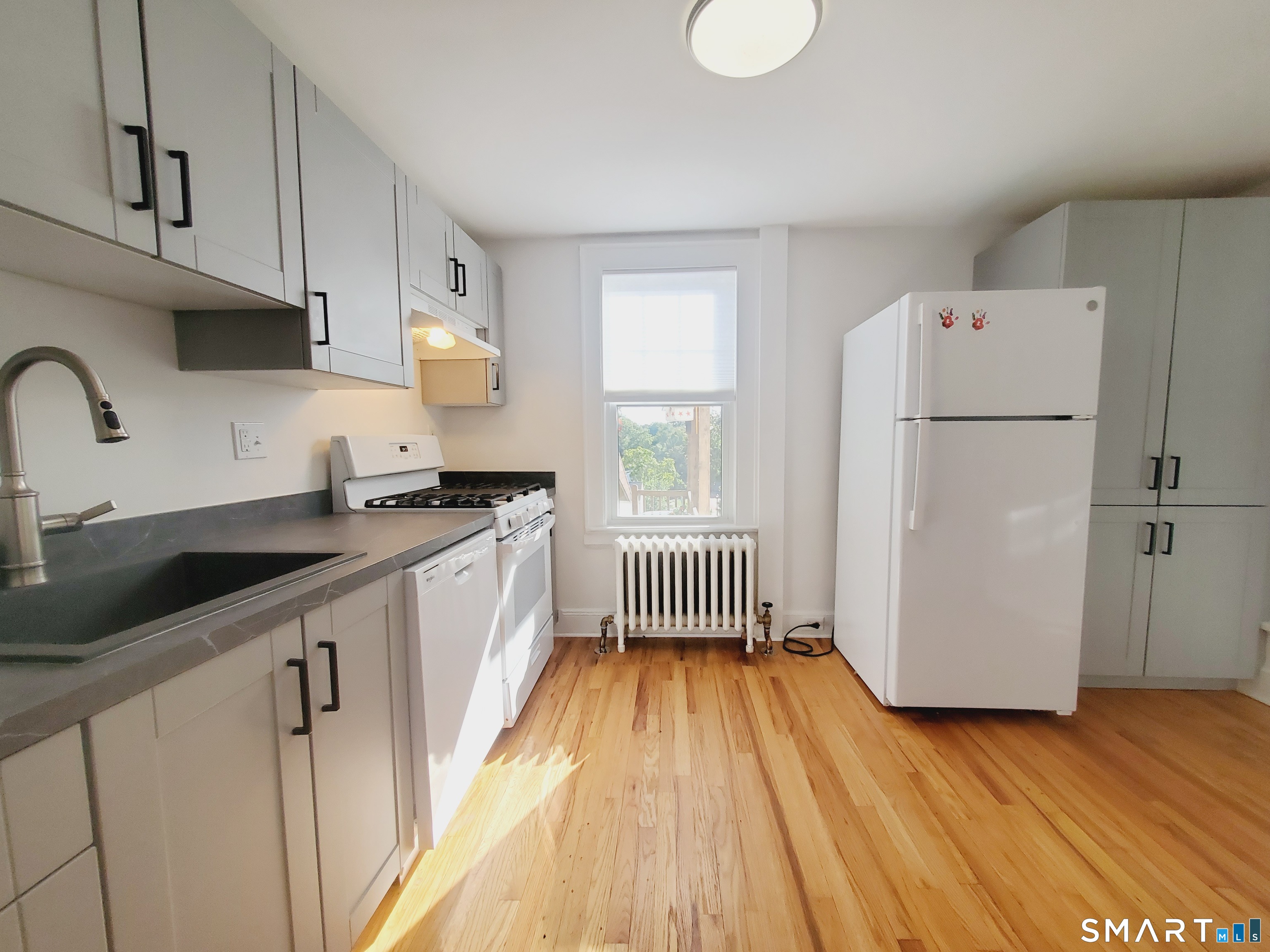 33 Holcomb Avenue, Stamford, Connecticut photo 3