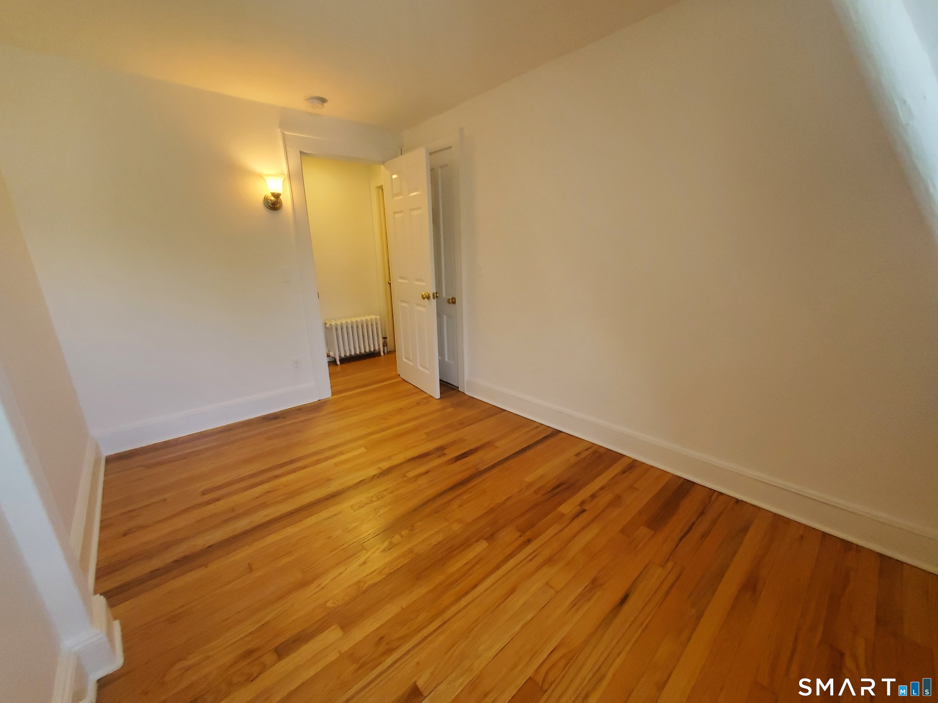 Foto 6 de Apartamento en renta en 33 Holcomb Avenue #2L, Stamford, CT — $2,500/mes