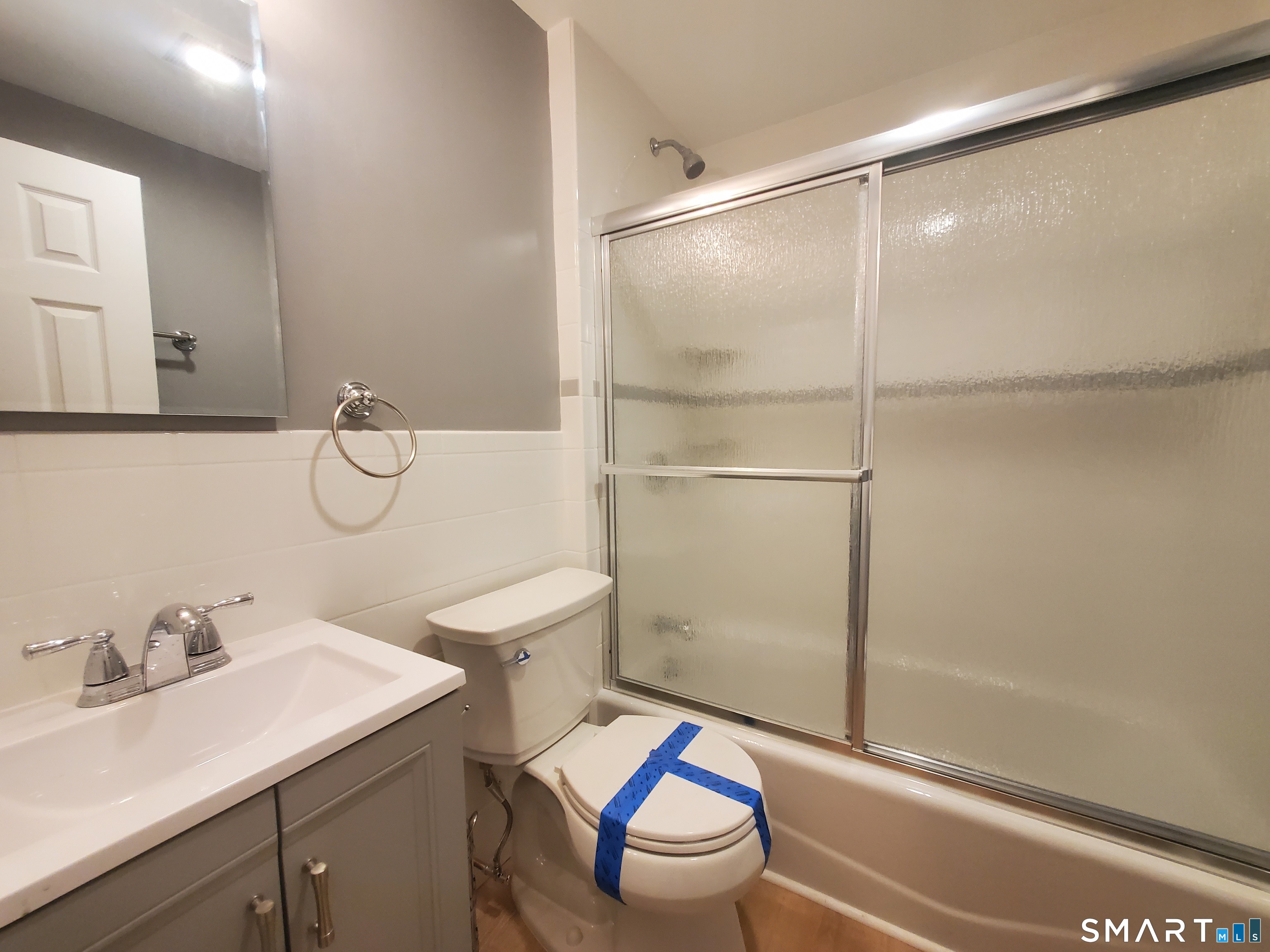 Foto 7 de Apartamento en renta en 33 Holcomb Avenue #2L, Stamford, CT — $2,500/mes