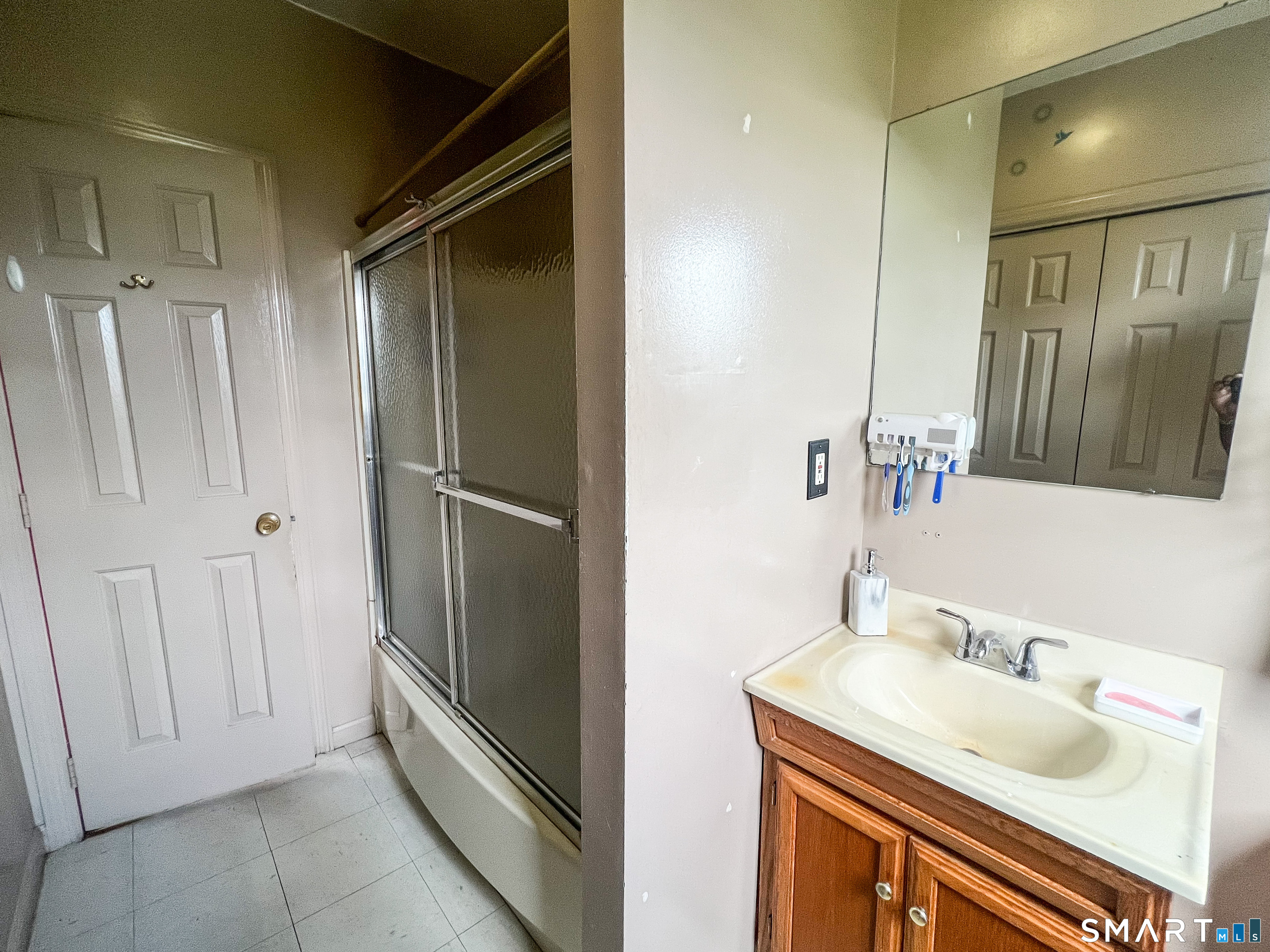 235-237 Hanover Street photo 11