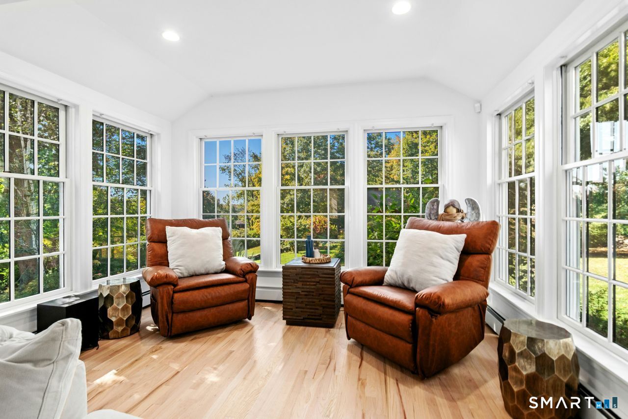 Foto 9 de Casa en venta en 160 Olmstead Hill Road, Wilton, CT — $1,899,000