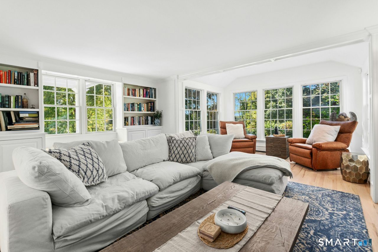 Foto 8 de Casa en venta en 160 Olmstead Hill Road, Wilton, CT — $1,899,000