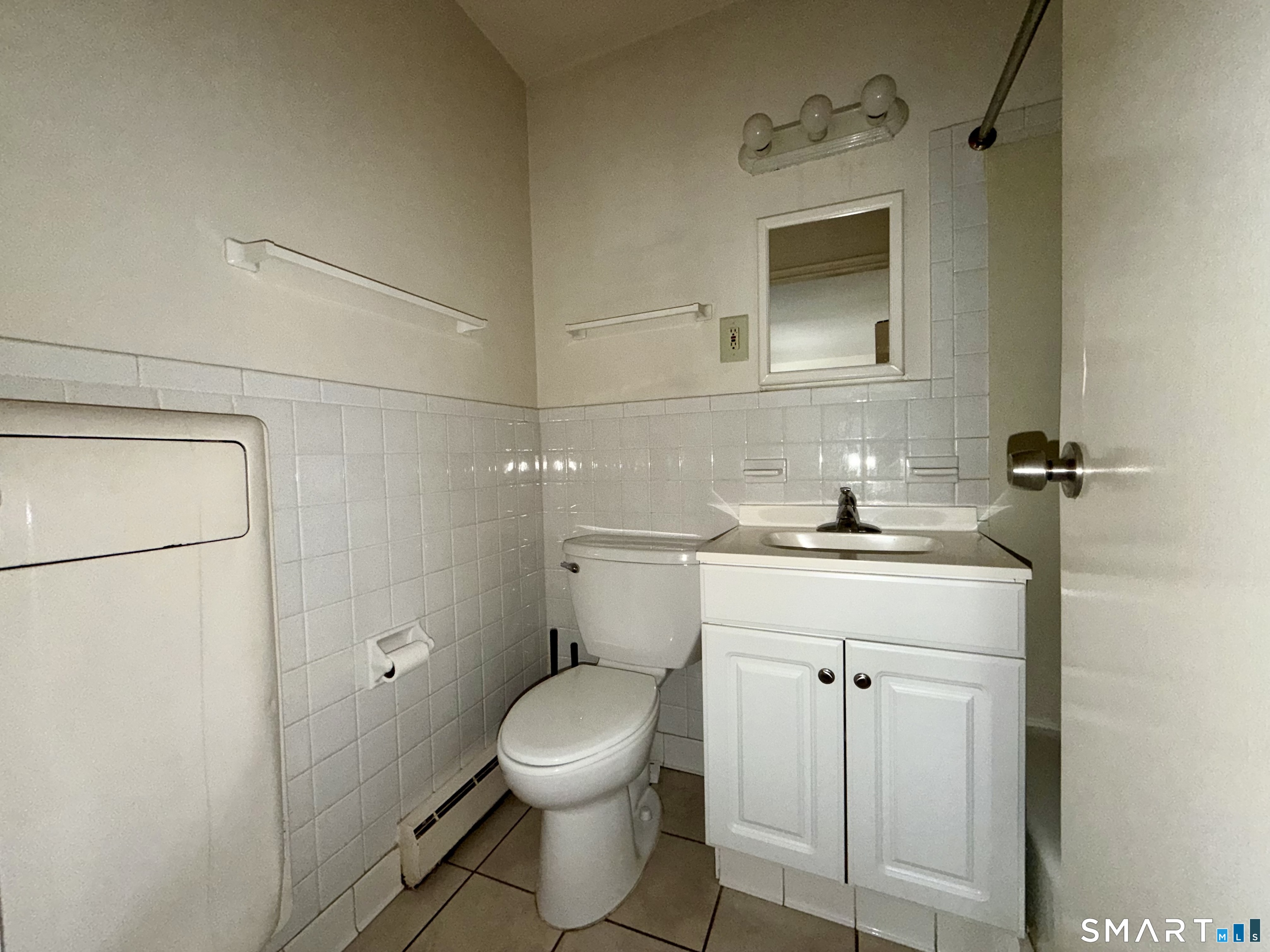 Foto 6 de Apartamento en renta en 155 Wayne Street #18, Bridgeport, CT — $1,325/mes