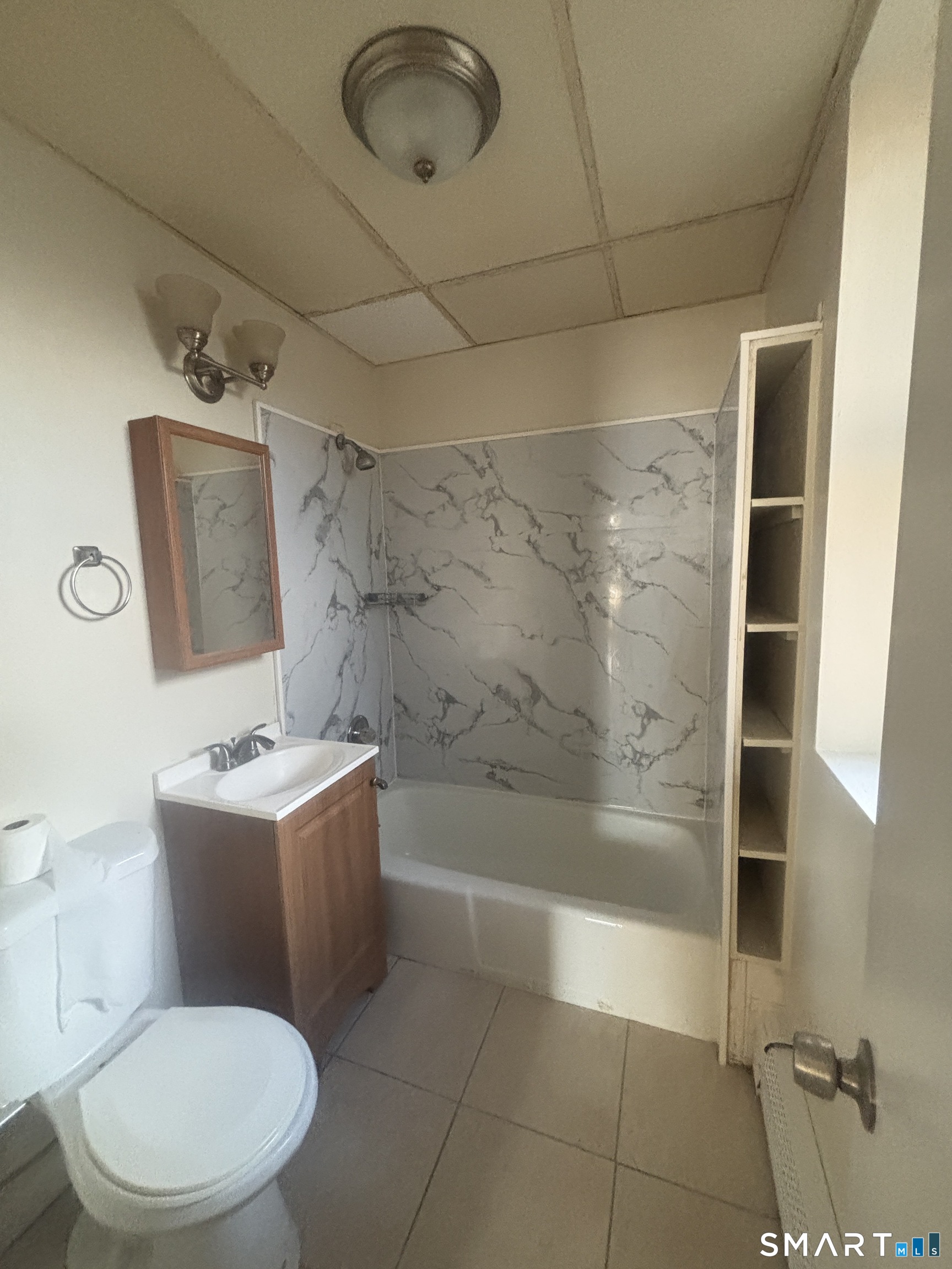 Foto 7 de Apartamento en renta en 1804 Barnum Avenue #5, Bridgeport, CT — $2,000/mes