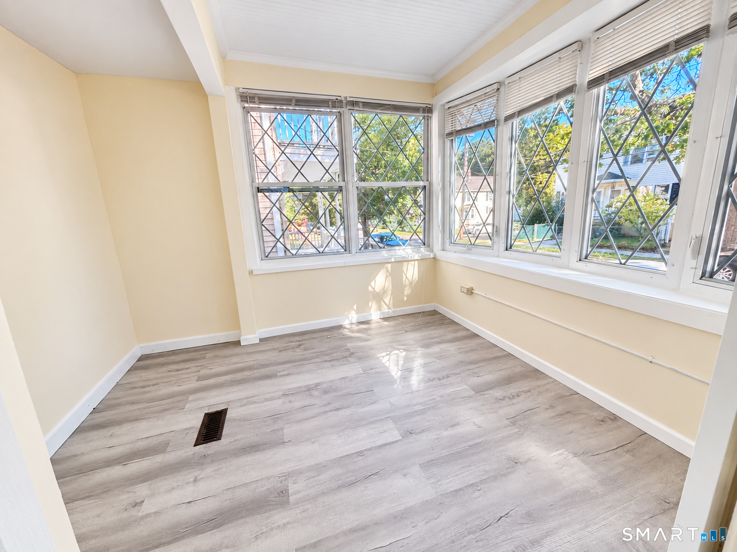 Photo 2 of Single family home for sale at 59 North Pl, West Haven, CT 06516 | MLS# 24211023 | Listing updated on 2026-10-08