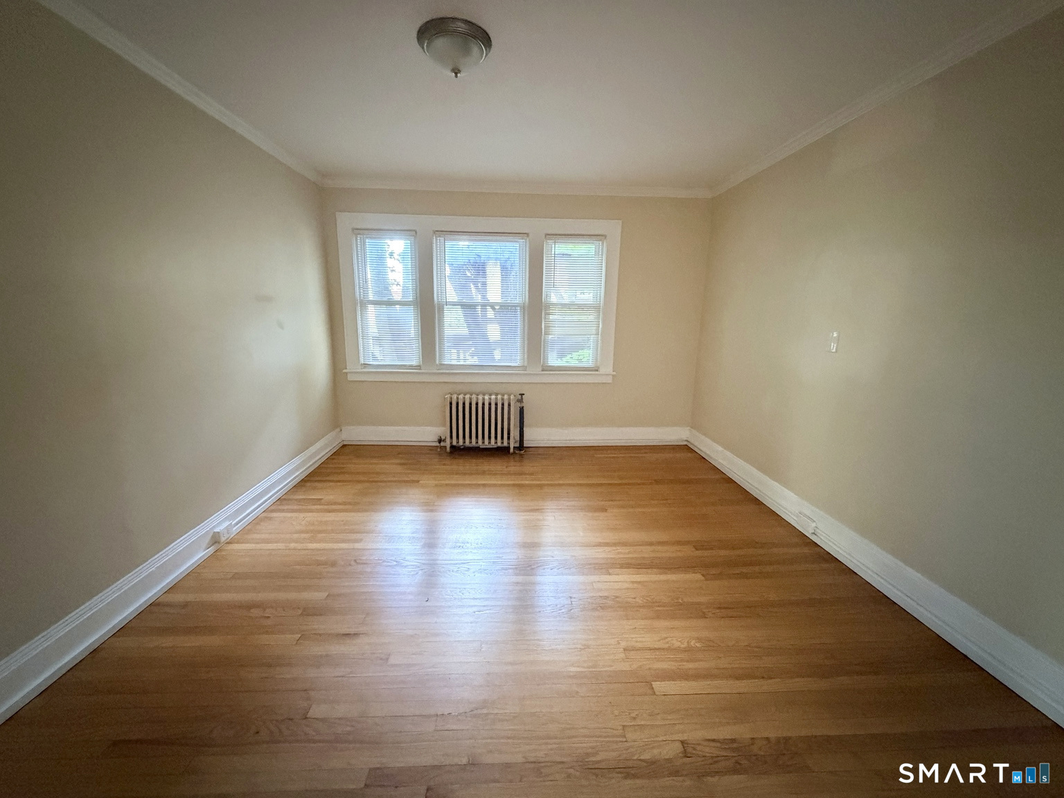 Foto 6 de Apartamento en renta en 540 Clinton Avenue #2, Bridgeport, CT — $2,800/mes