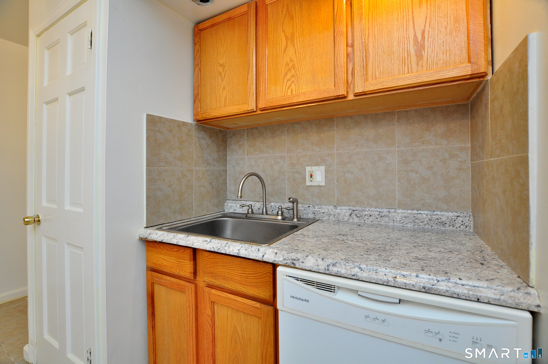1681 Litchfield Turnpike Unit #1 photo 29
