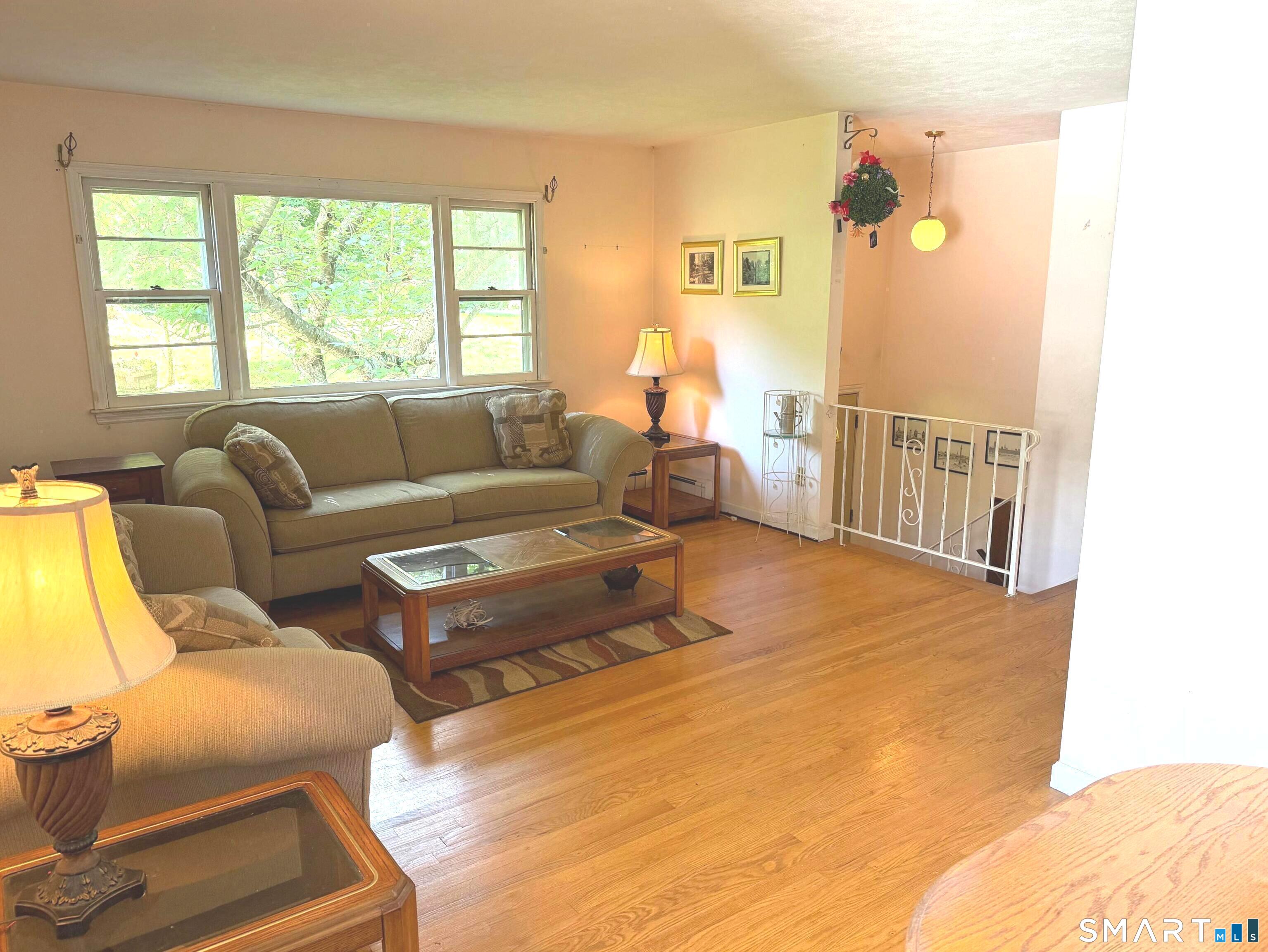 Foto 6 de Casa en venta en 75 Starrs Plain Road, Danbury, CT — $539,900