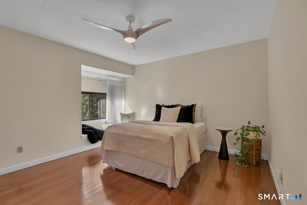 433 Heritage Village Unit #B photo 15