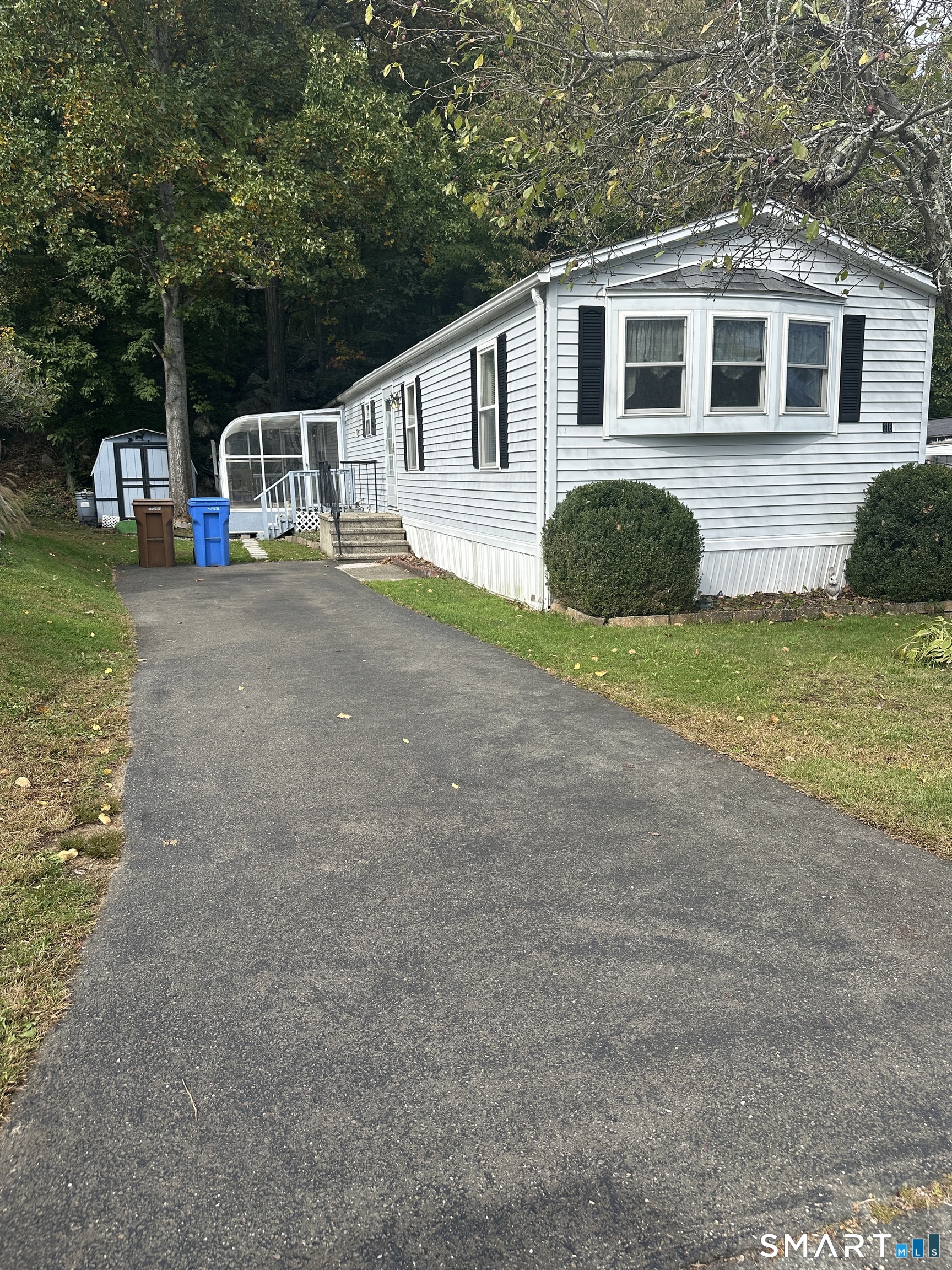 Photo 3 of Manufactured home for sale at 28 Woodland Park, Shelton, CT 06484 | MLS# 24196584 | Listing updated on 2026-10-08