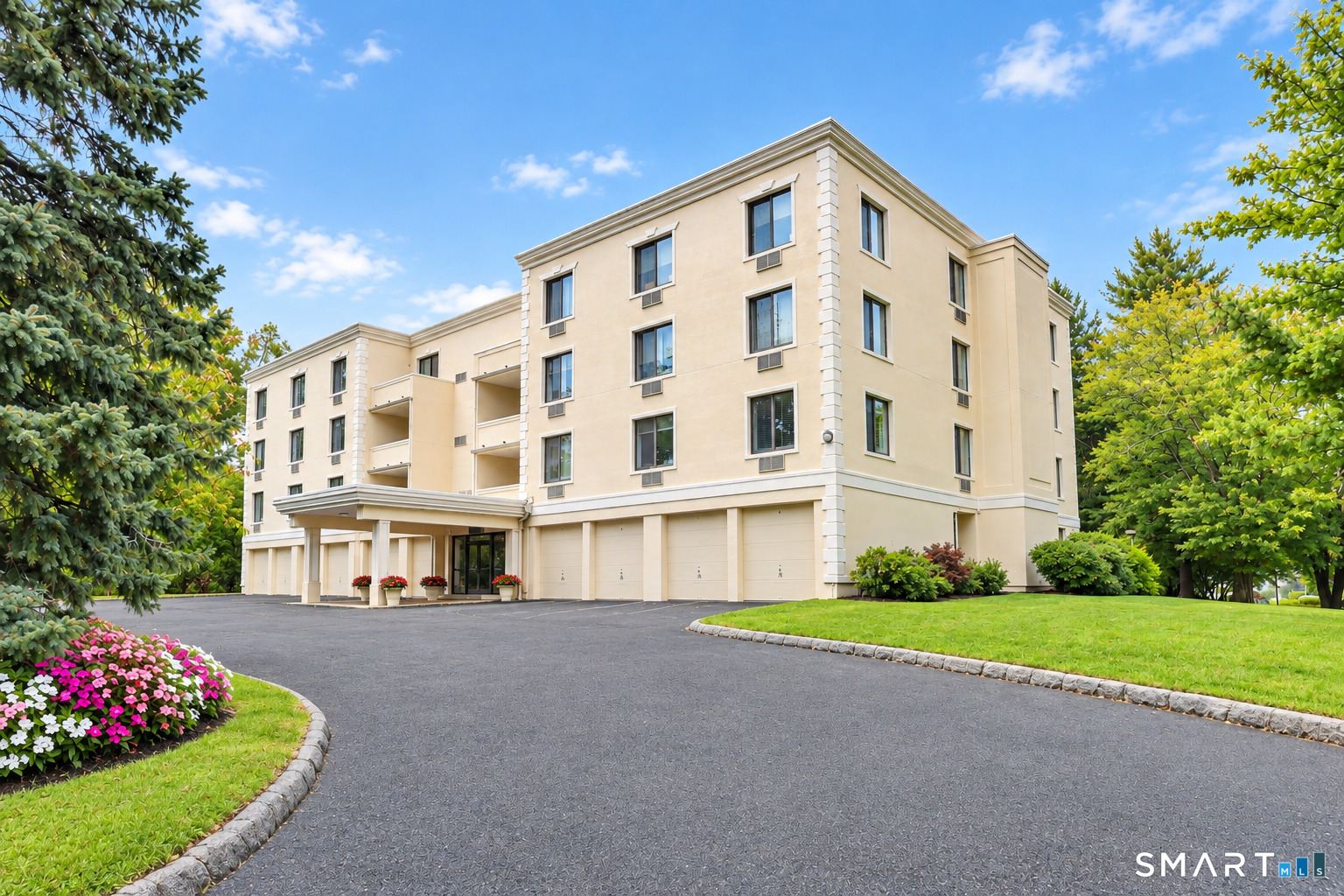 Property photo for 1525 East Putnam Avenue, #306, Greenwich, CT
