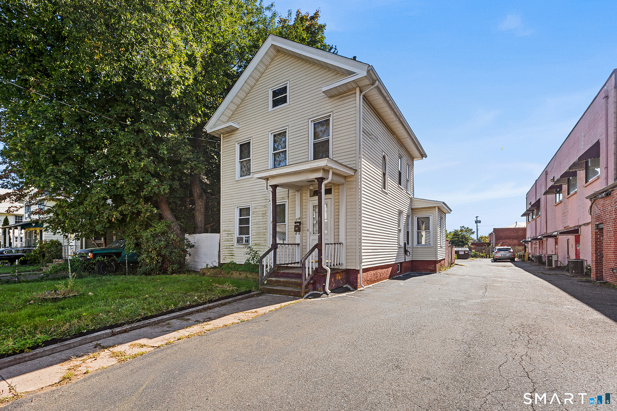 114 Court Street photo 22