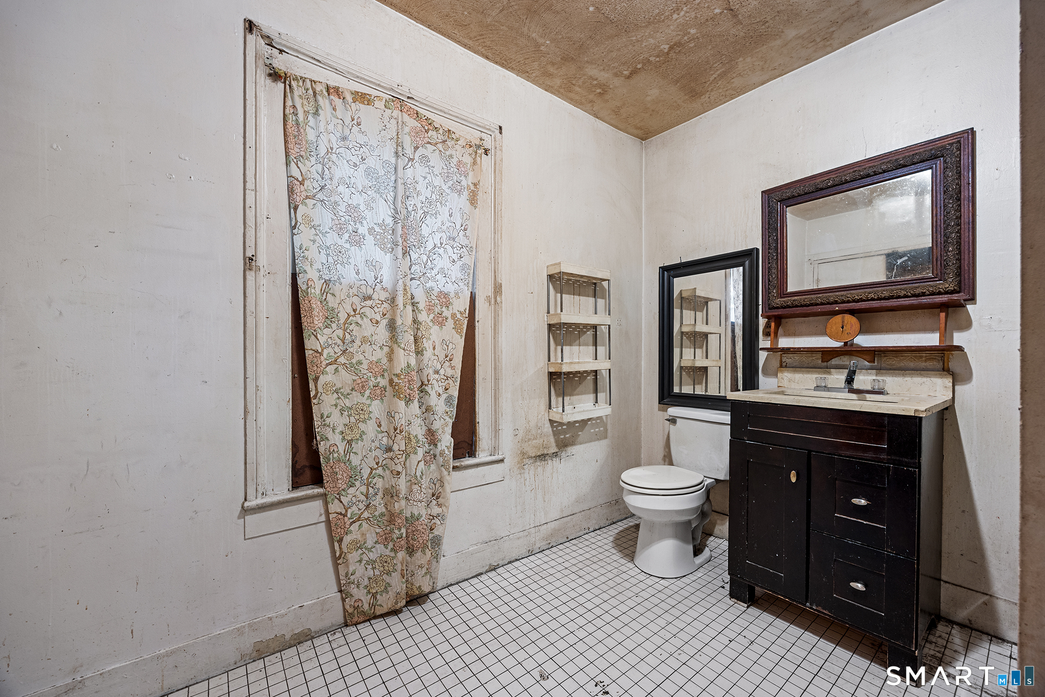 114 Court Street photo 10
