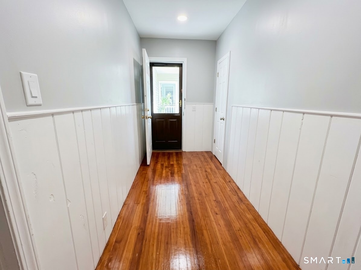 Foto 4 de Apartamento en renta en 164 French Street #1, Bridgeport, CT — $1,995/mes