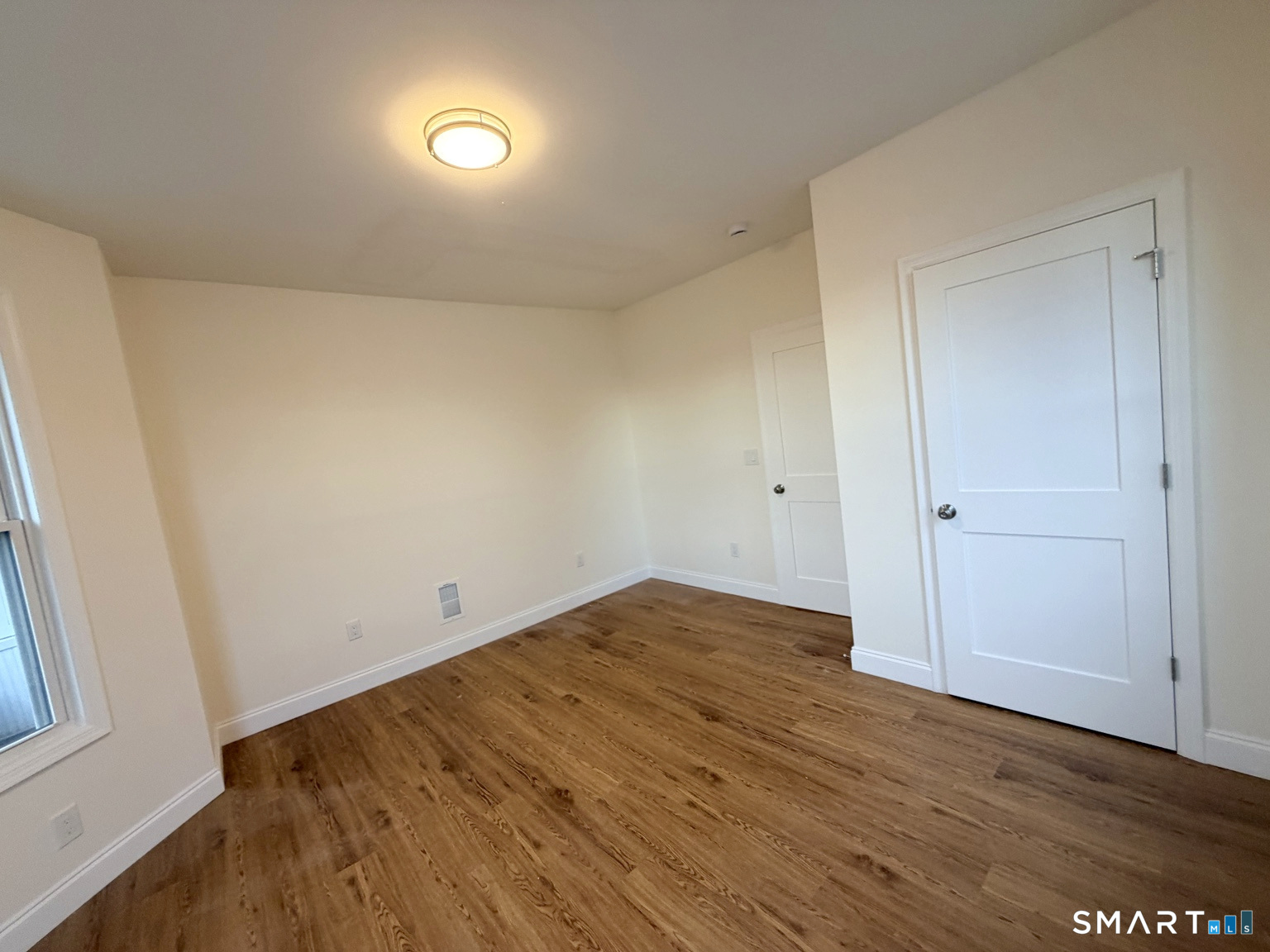 Foto 8 de Apartamento en renta en 2937 Fairfield Avenue #2, Bridgeport, CT — $2,800/mes