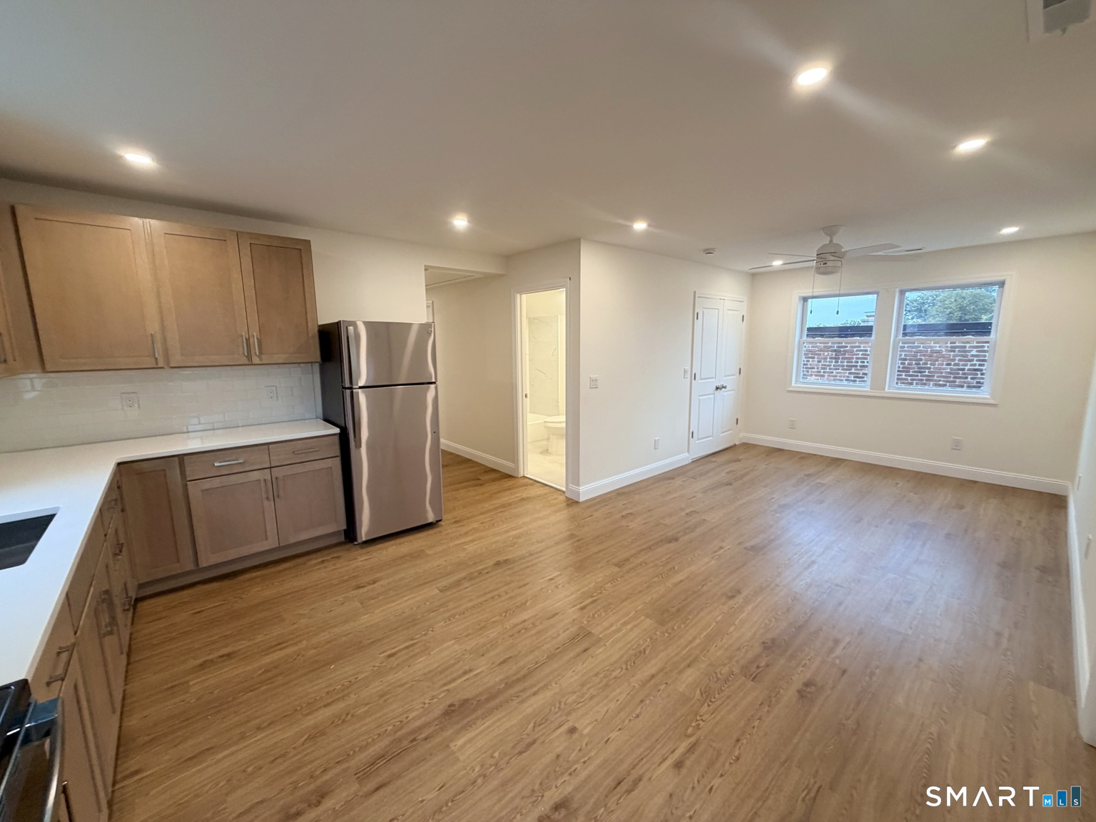 Foto 7 de Apartamento en renta en 2937 Fairfield Avenue #3, Bridgeport, CT — $2,400/mes