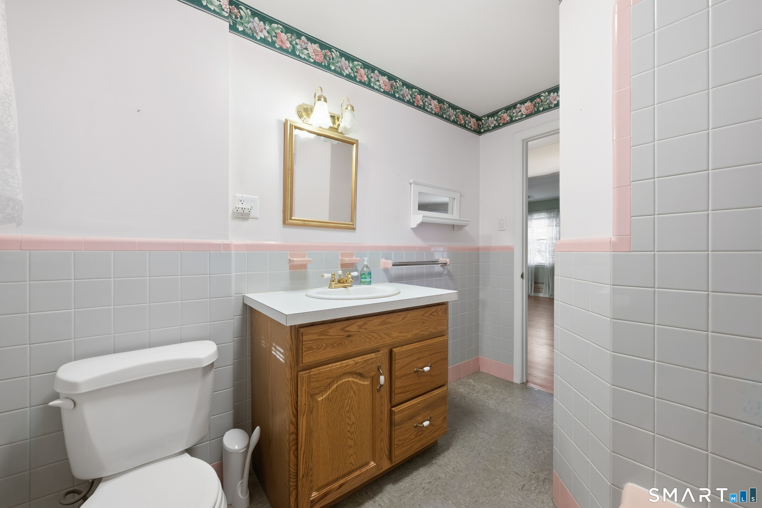 145 Overland photo 15