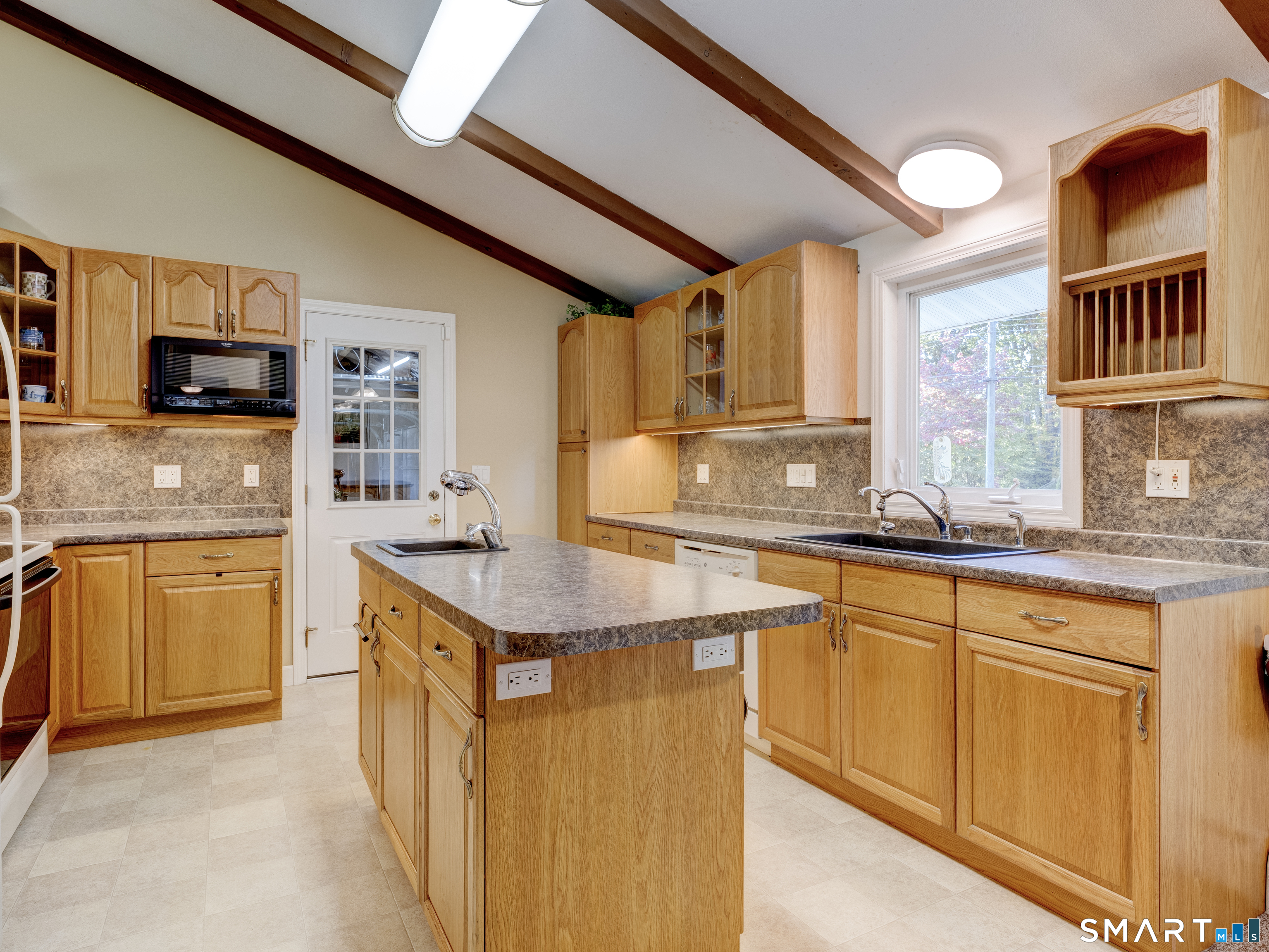 225 Dorothy Drive photo 10