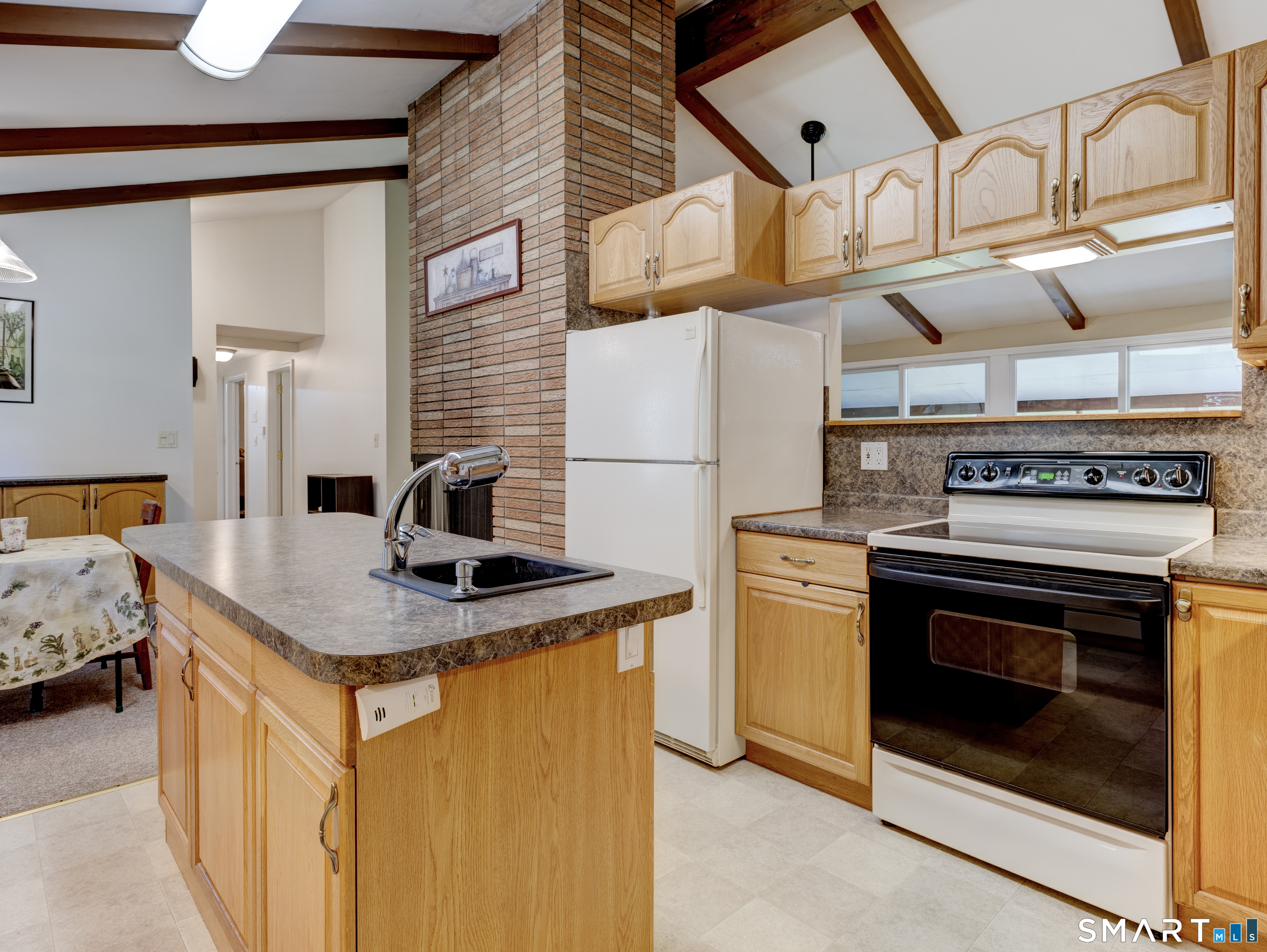 225 Dorothy Drive photo 8