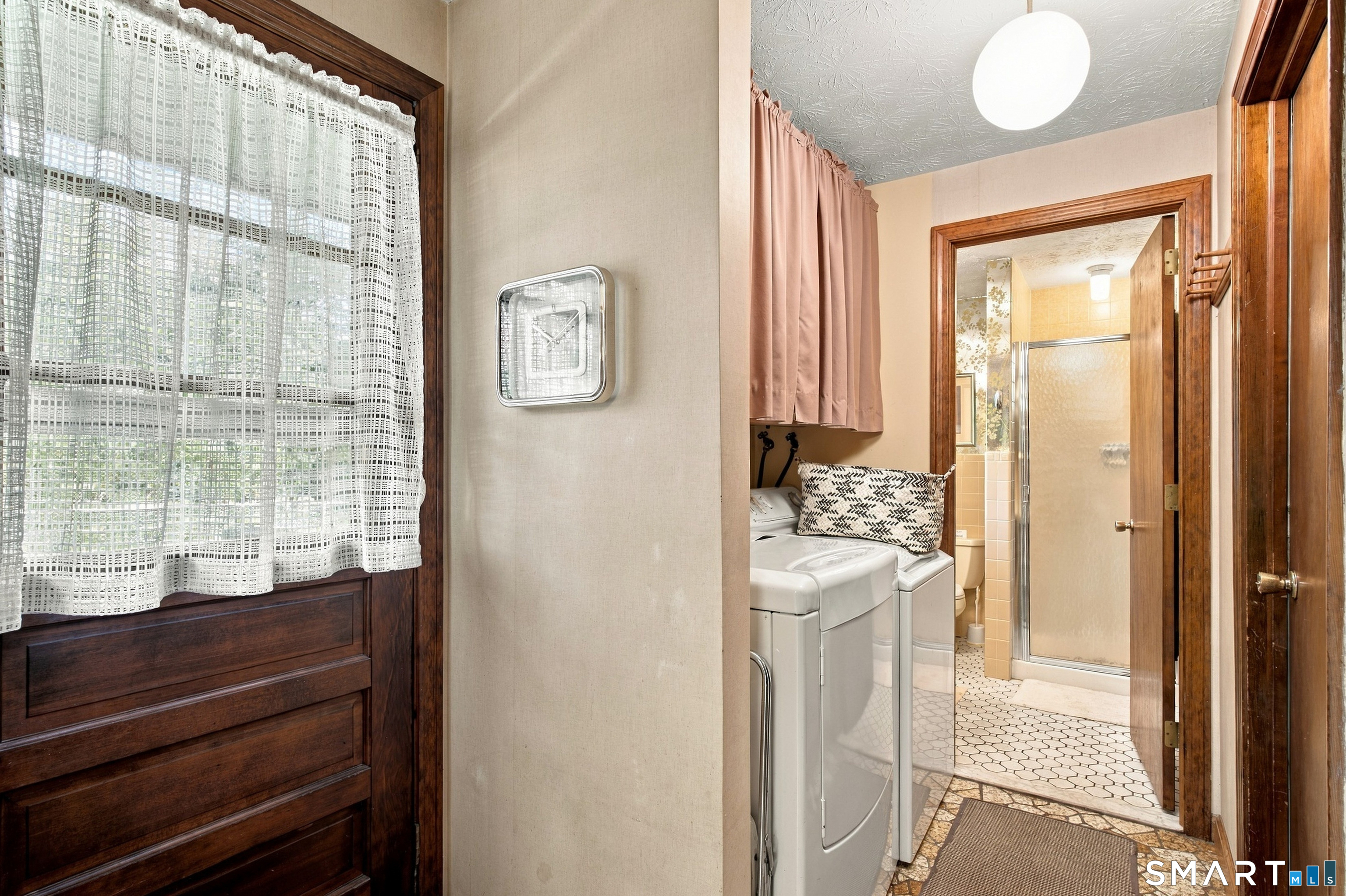 28 Angela Drive photo 19