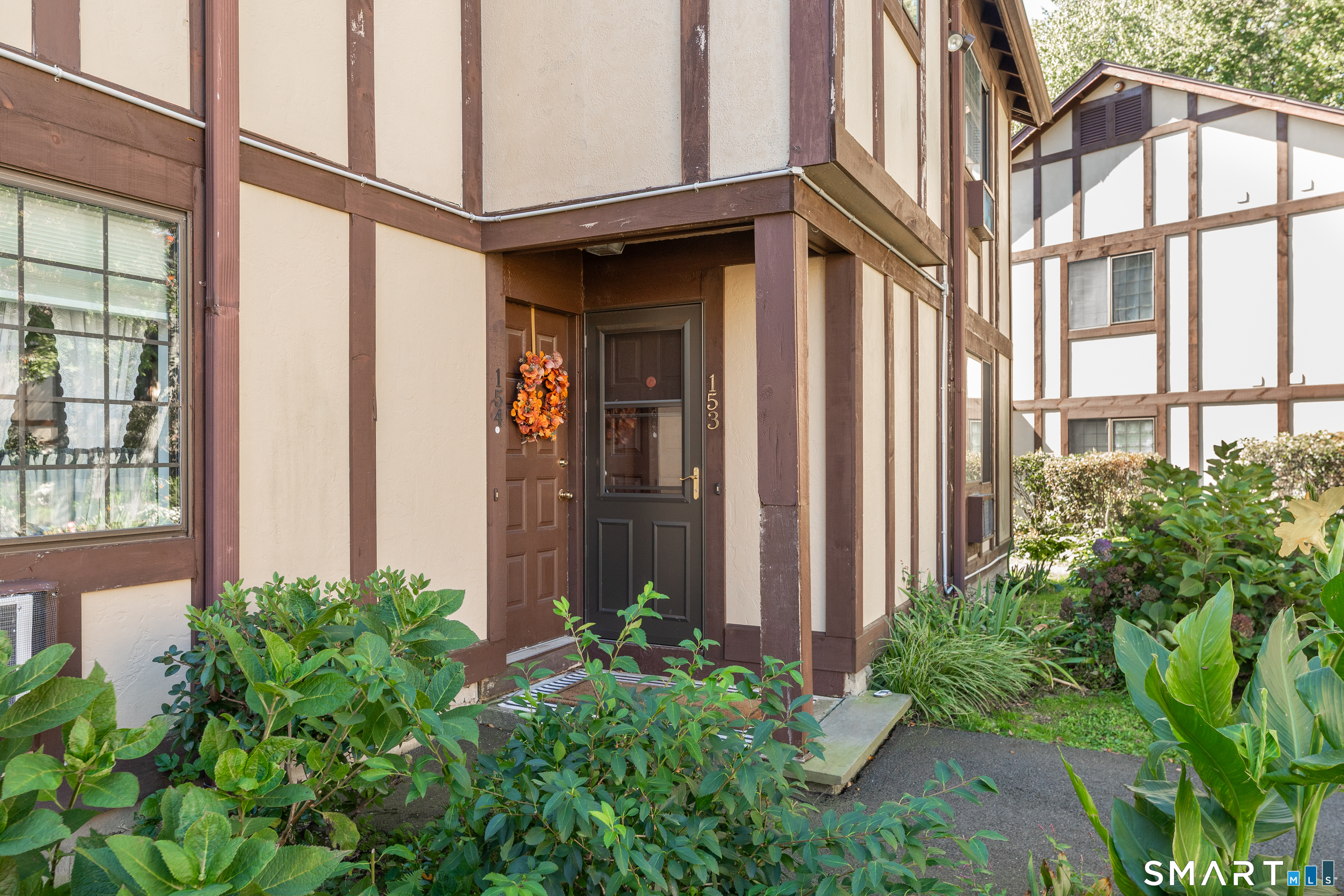 153 Foxwood Close Unit #153 photo 18