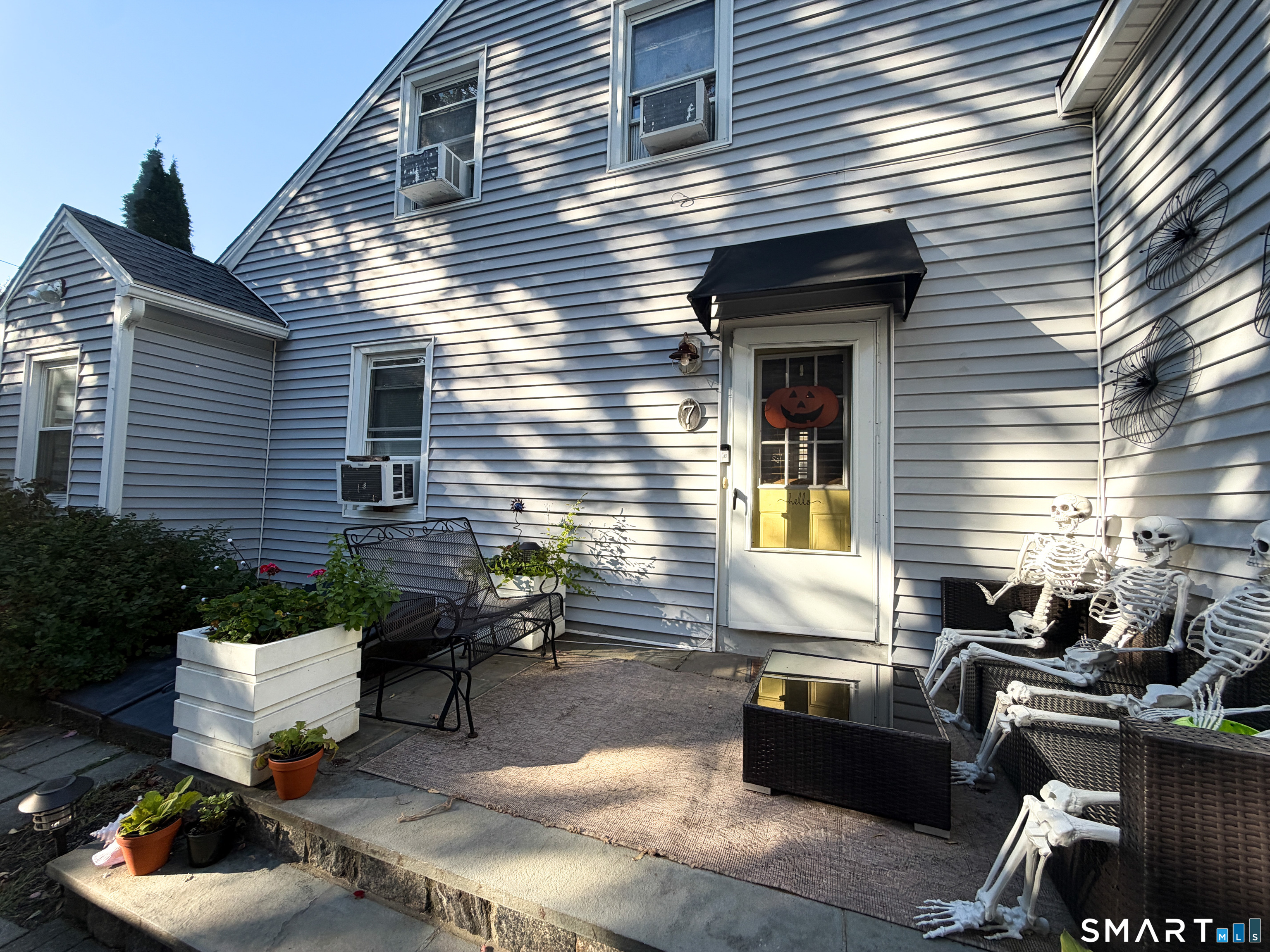 Photo 3 of House for sale at 7 Hayes Ave, Norwalk, CT 06855 | MLS# 24212333 | Listing updated on 2026-10-09