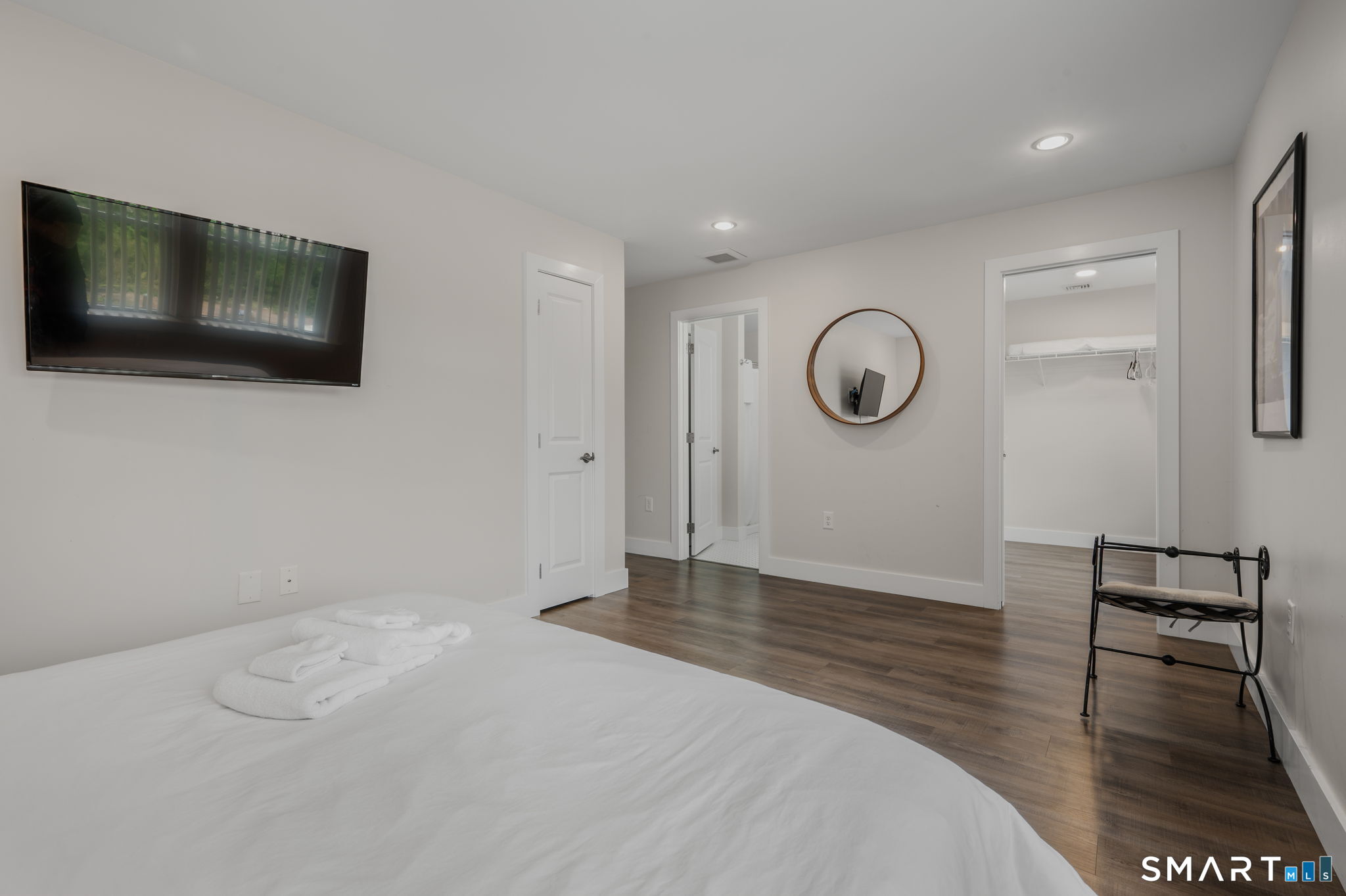 908 Stonington Road photo 27