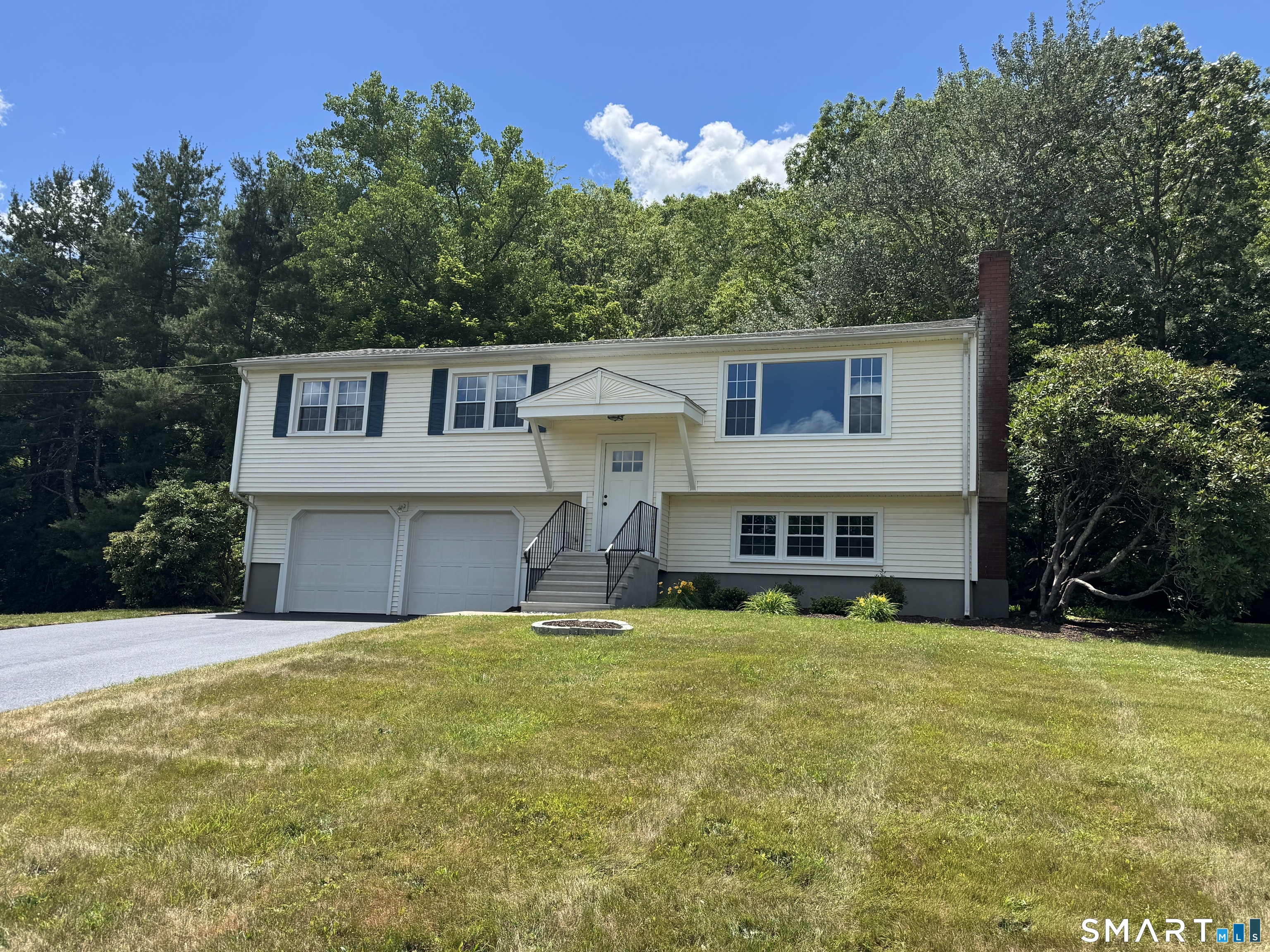 Single family home for sale at 210 Cloudland Rd, North Haven, CT 06473 | MLS# 24211833
