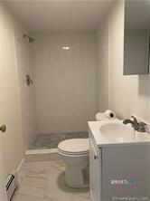 Foto 9 de Casa en renta en 86 Pocahontas Road #84, Redding, CT — $2,850/mes
