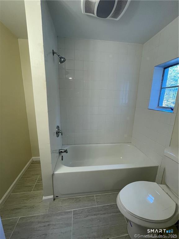 Foto 6 de Casa en renta en 86 Pocahontas Road #84, Redding, CT — $2,850/mes