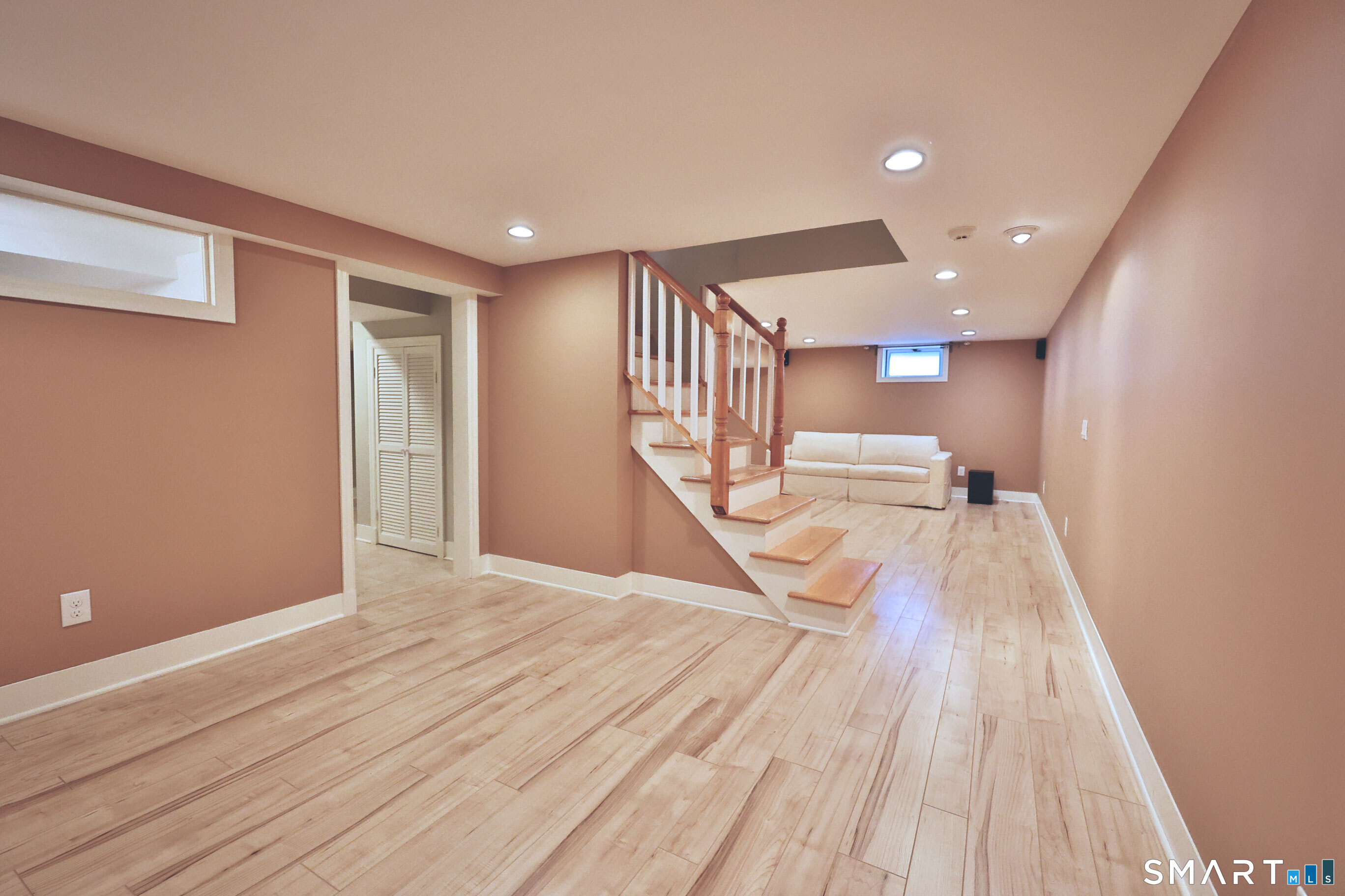 14 Maple Avenue South photo 19
