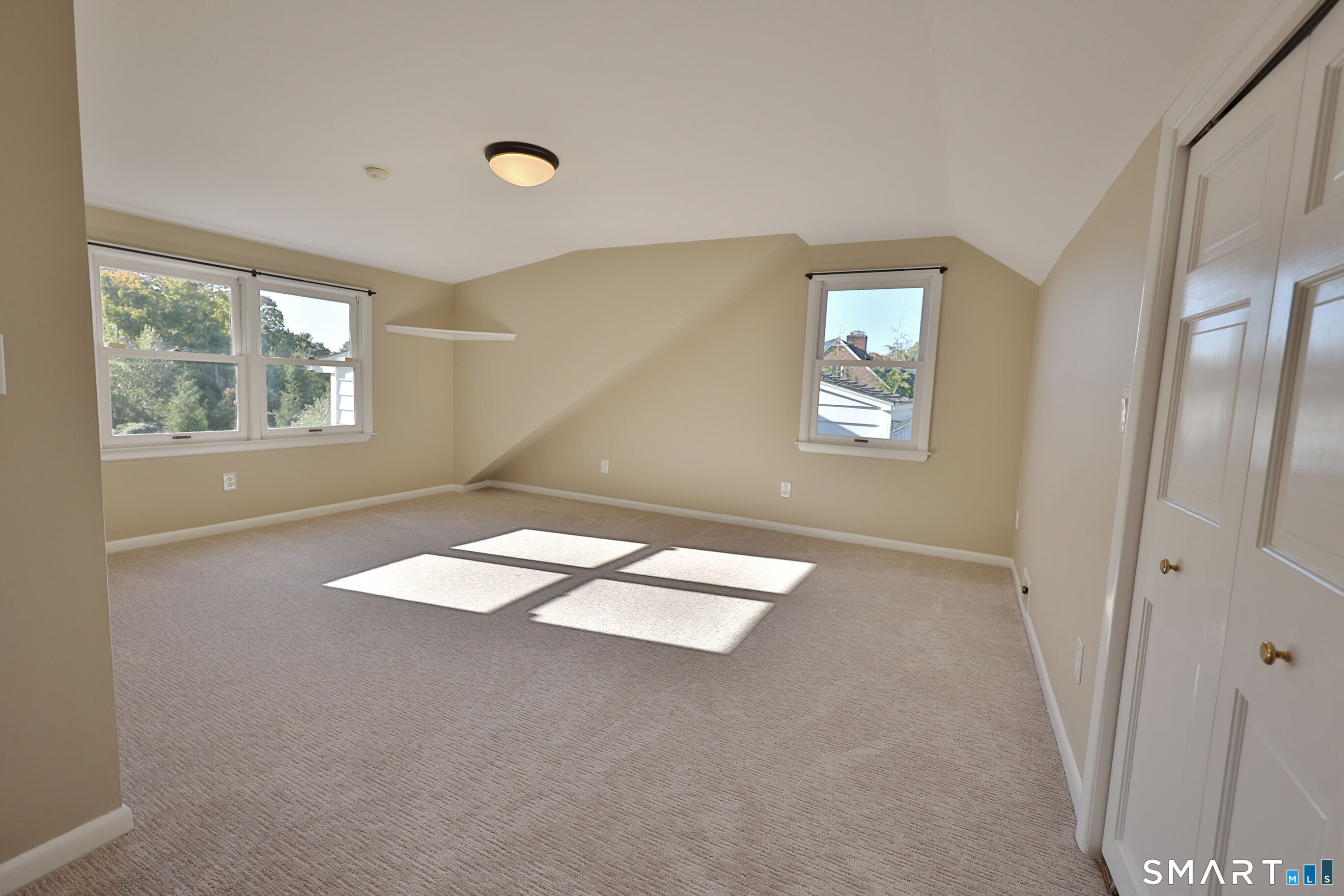 14 Maple Avenue South photo 14