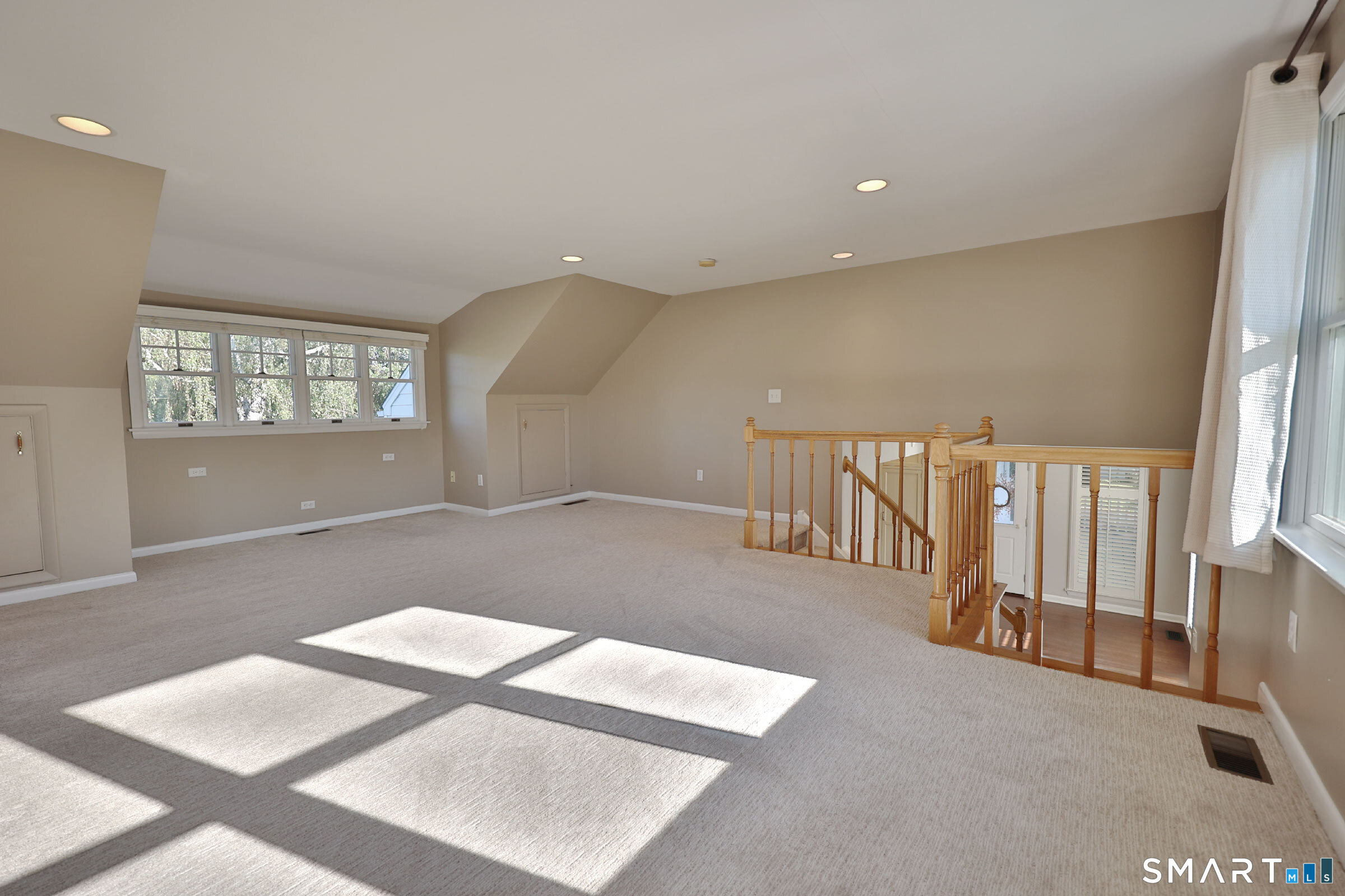 14 Maple Avenue South photo 10
